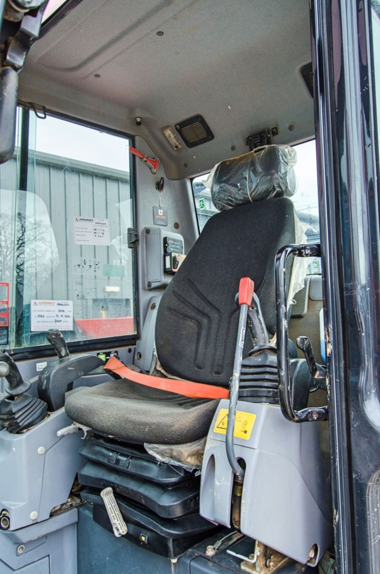 Kubota KX080-4 8 tonne rubber tracked excavator Year: 2019 S/N: 47442 Recorded Hours: 3058 piped, - Image 19 of 26