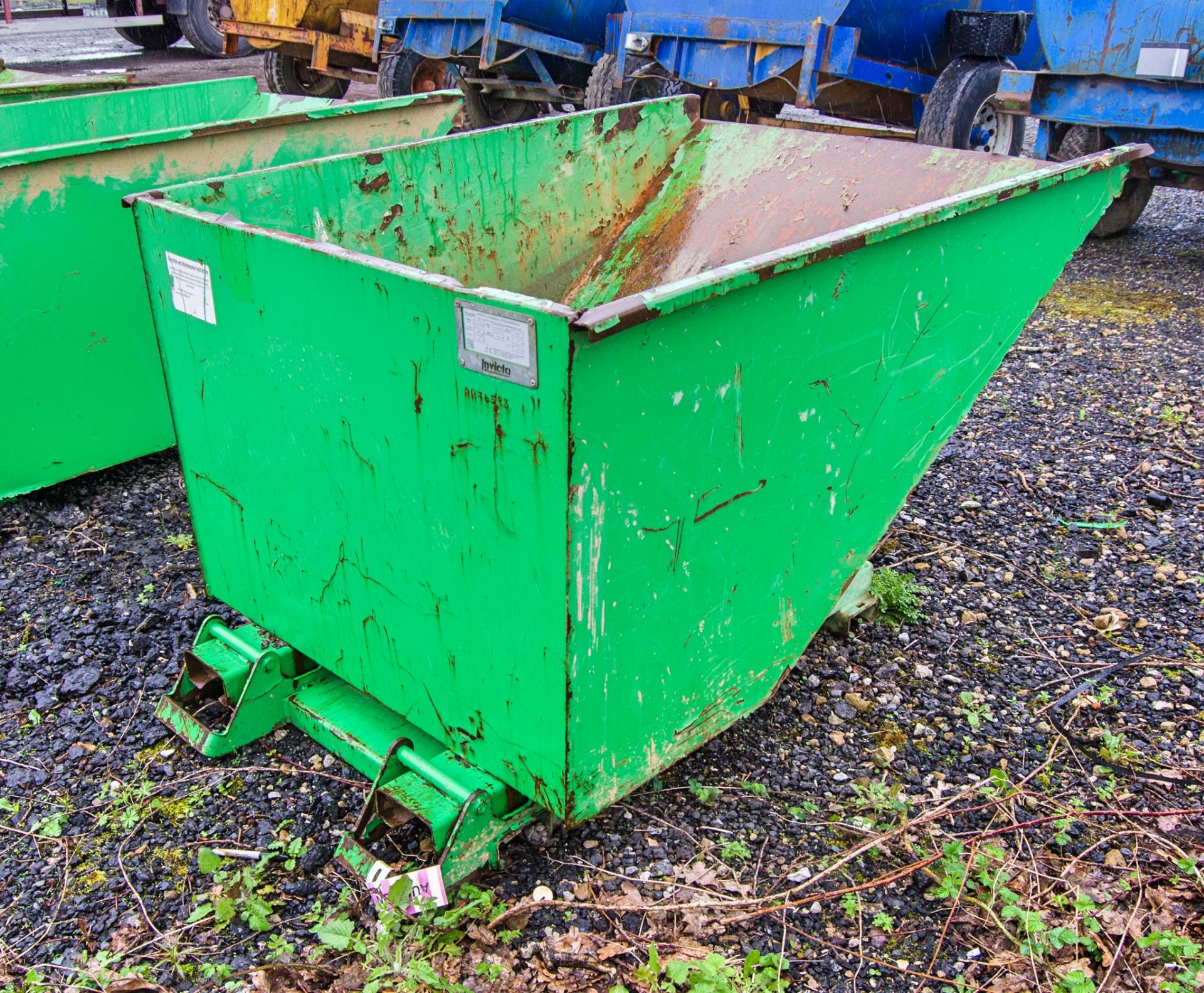 Invicta steel tipping skip A1176593 - Image 2 of 2