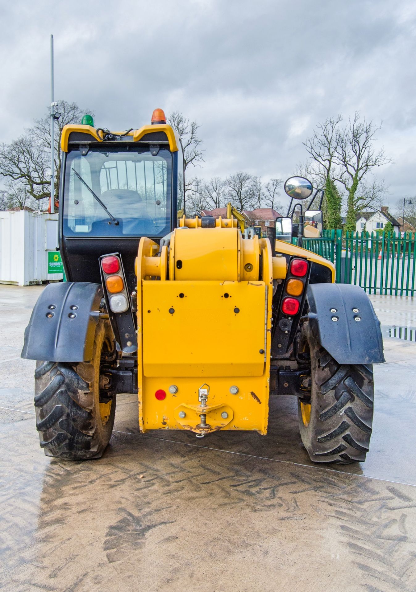 JCB 535-125 Hi-Viz T4i IIIB 12.5 metre telescopic handler Year: 2017 S/N: 2565241 Recorded Hours: - Image 6 of 24