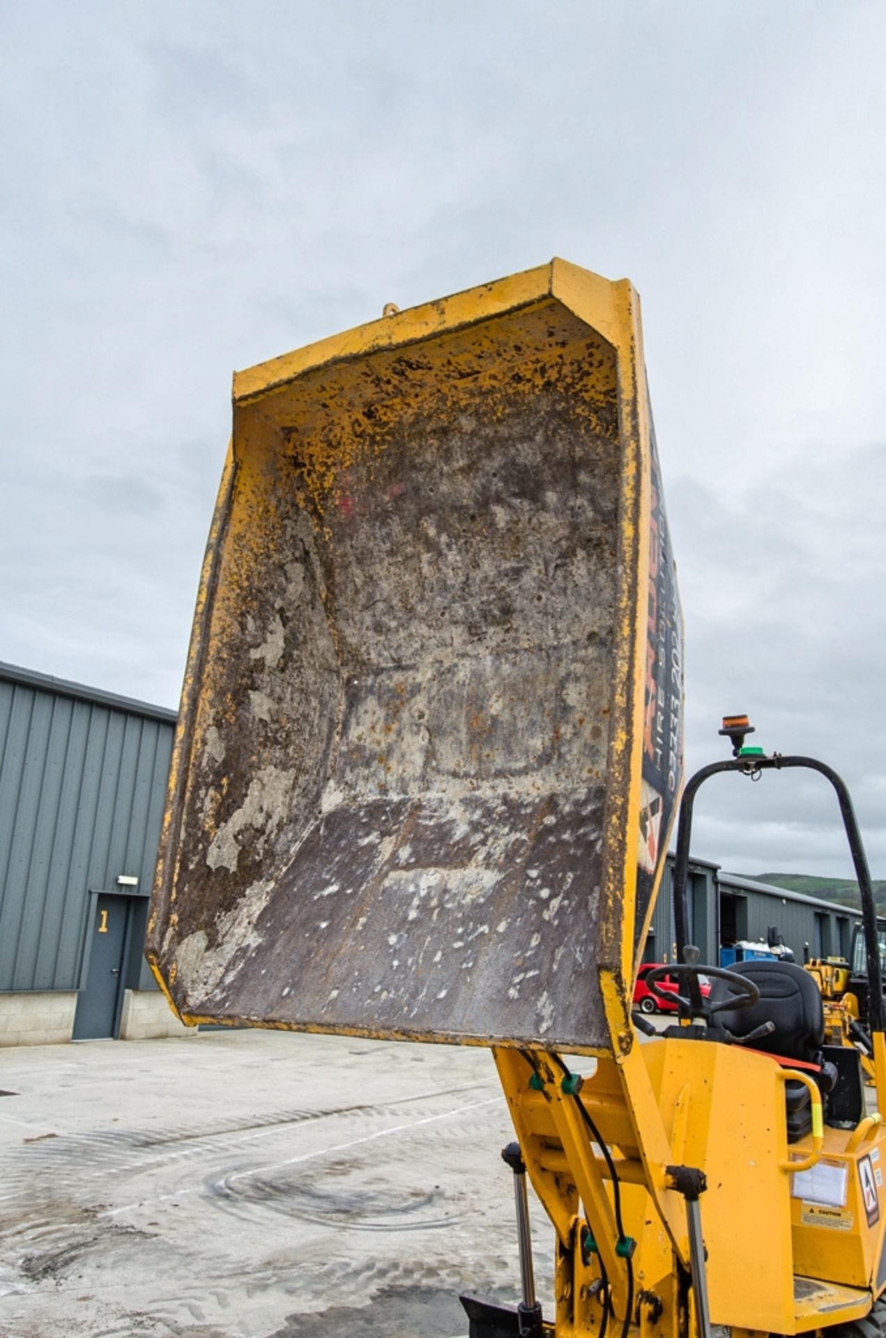 Thwaites 1 tonne hi-tip dumper Year: 2018 S/N: 817E1343 Recorded Hours: 1238 01DU0026 - Image 10 of 23