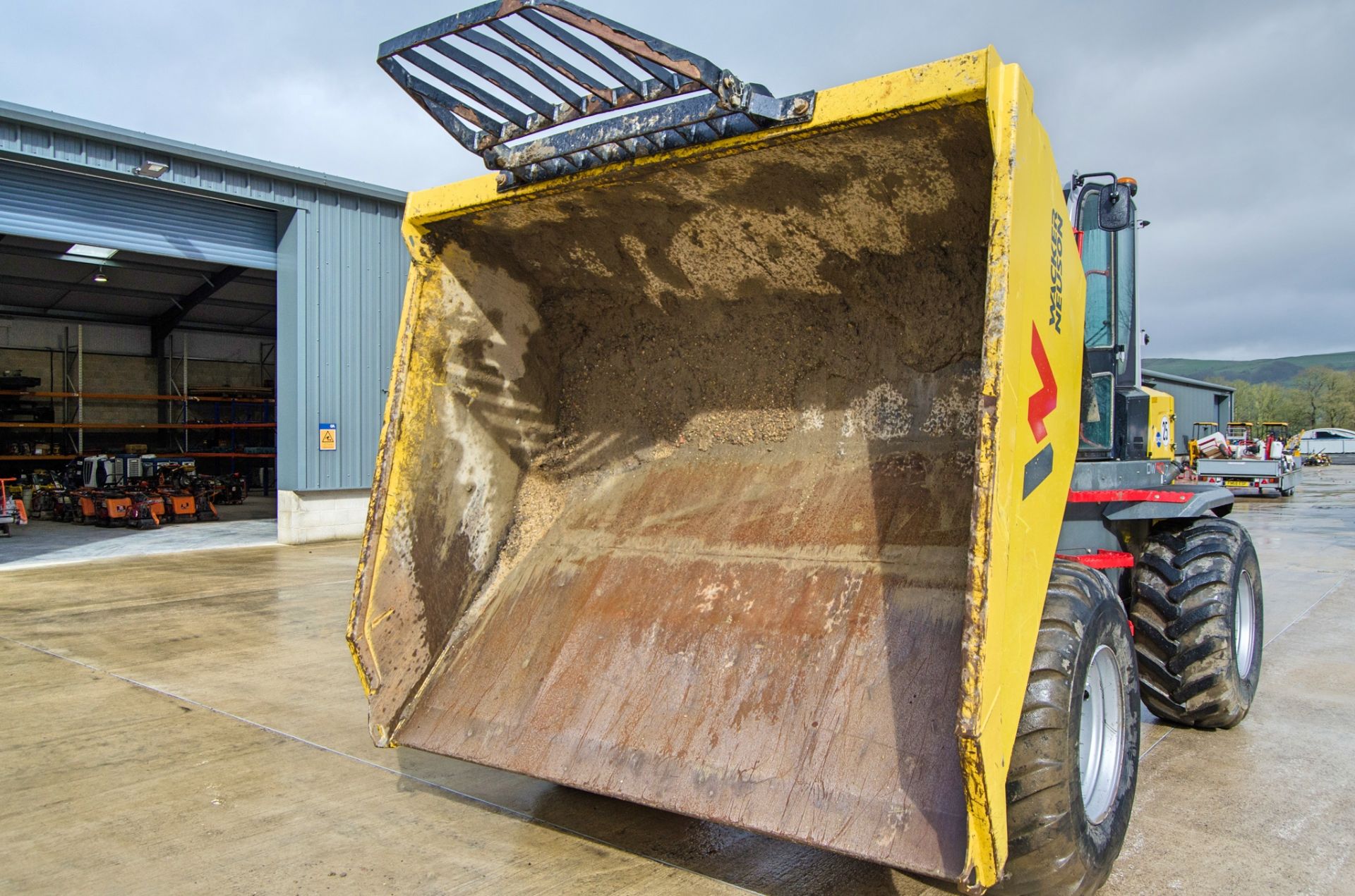 Wacker Neuson DW90 9 tonne straight skip cabbed dumper Year: 2022 S/N: K00000302 Recorded Hours: 502 - Bild 10 aus 22