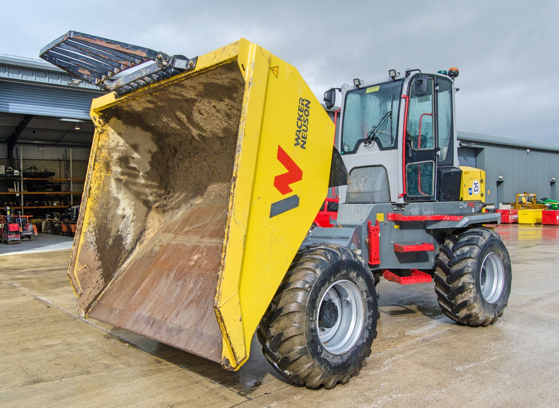 Wacker Neuson DW90 9 tonne straight skip cabbed dumper Year: 2022 S/N: K00000302 Recorded Hours: 502 - Image 9 of 22