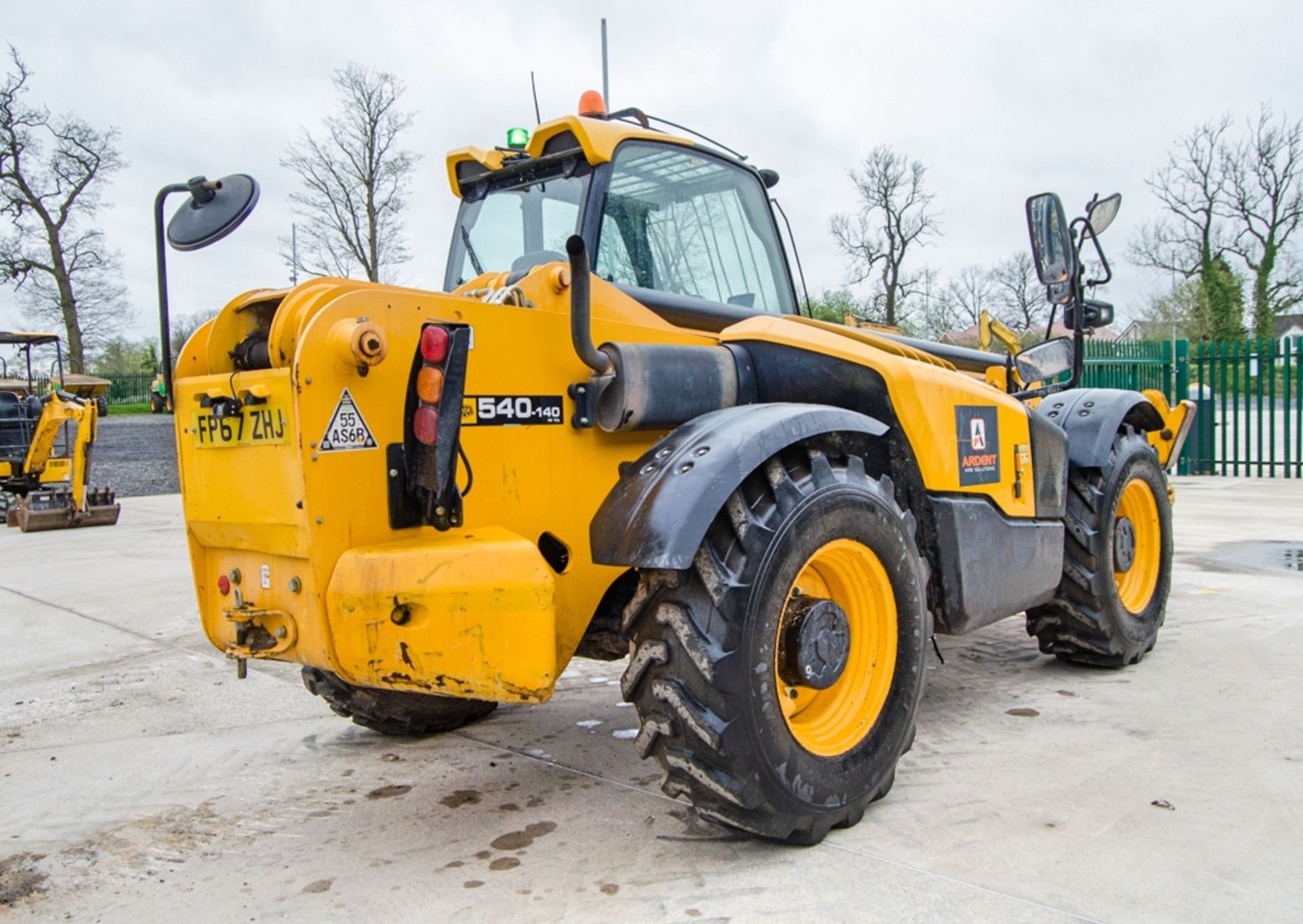 JCB 540-140 Hi-Viz T4 IV 14 metre telescopic handler Year: 2018 S/N: 2573533 Recorded Hours: 5089 - Image 3 of 26