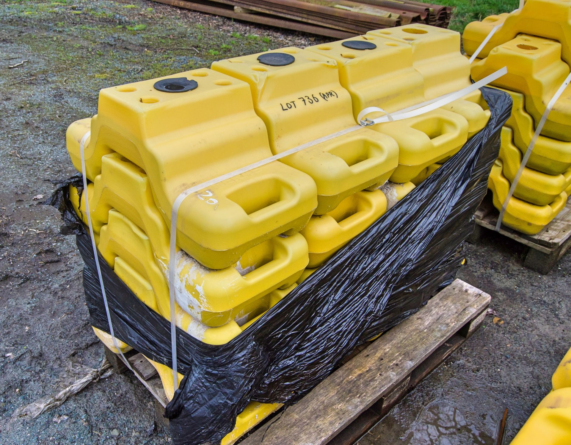 20 - Heras ballast blocks