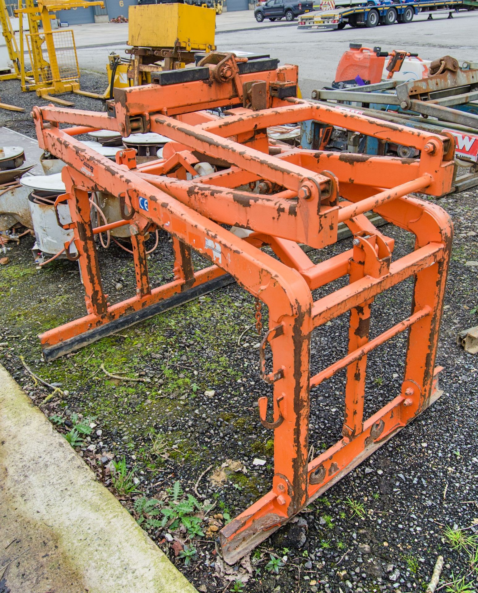 Eichinger 2 tonne block grab - Image 2 of 2