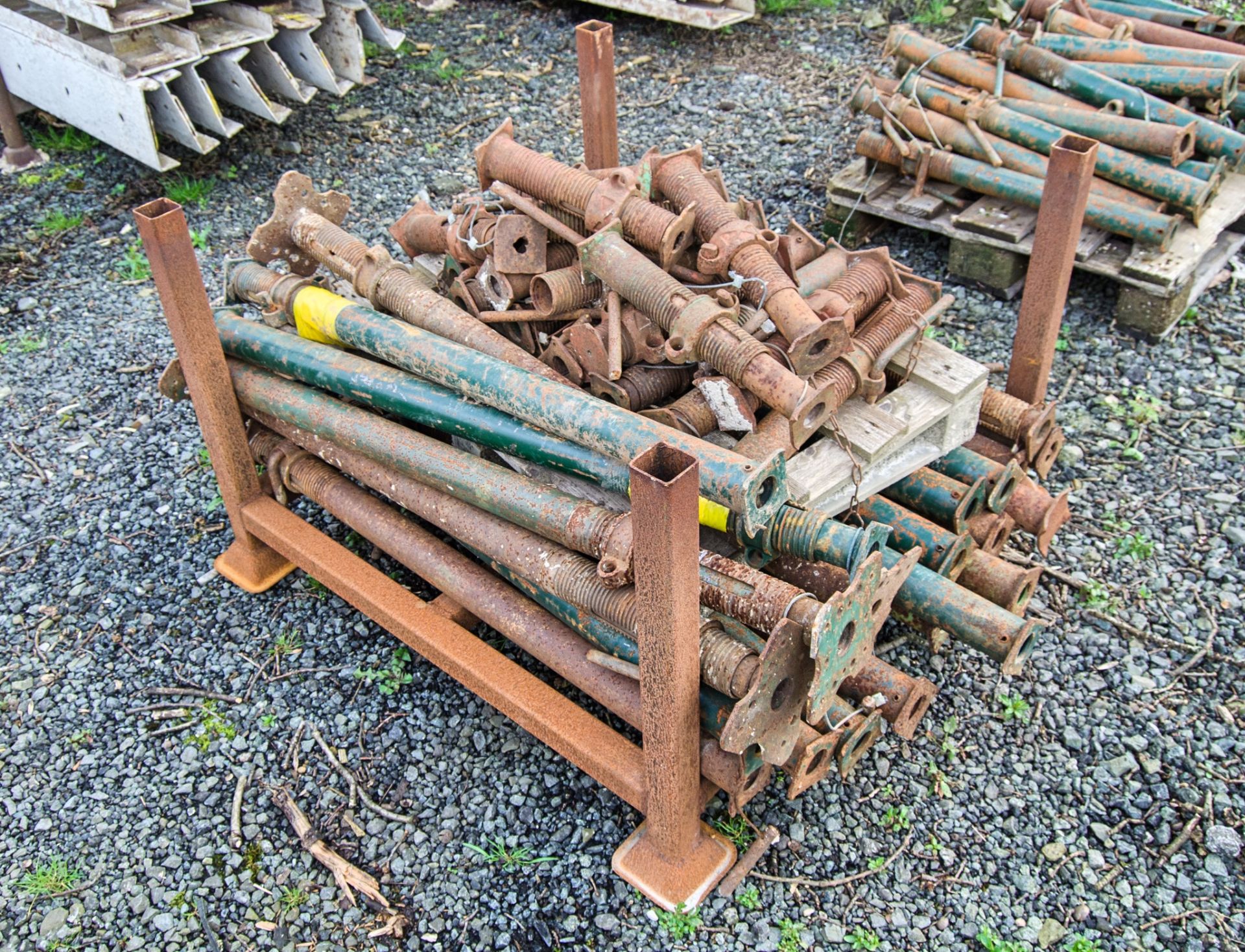 Stillage of adjustable steel props