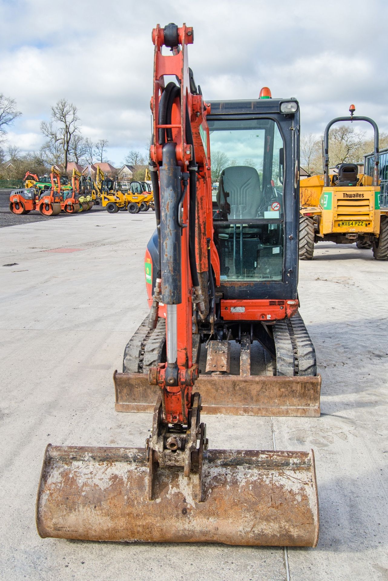 Kubota U27-4 2.7 tonne rubber tracked excavator Year: 2016 S/N: 58736 Recorded Hours: 2733 blade, - Image 5 of 23