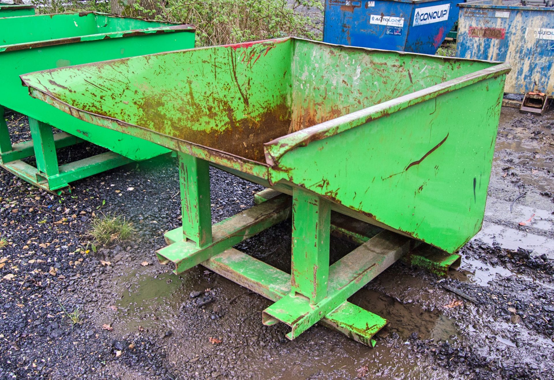 Invicta steel tipping skip A1201703