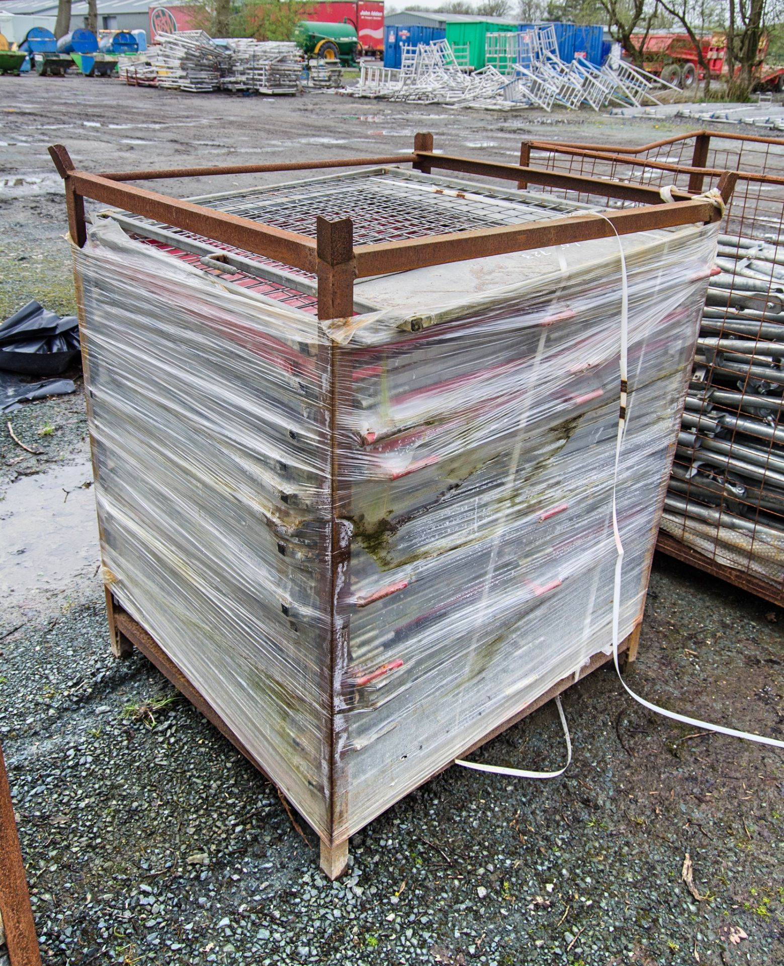 Stillage of approximately 50 100cm x 85cm mesh safety panels - Image 2 of 2