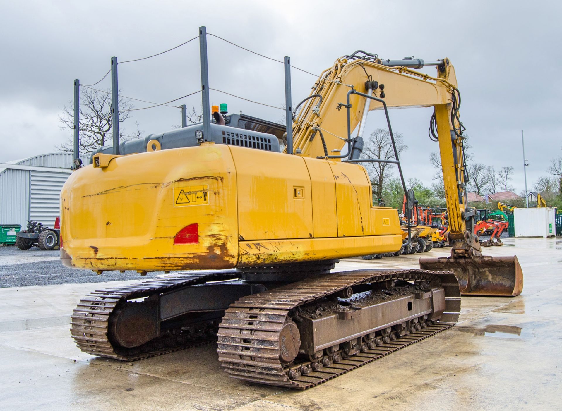 Liugong CLG922 22 tonne steel tracked excavator Year: 2018 S/N: E050361 Recorded Hours: 4805 - Image 3 of 29