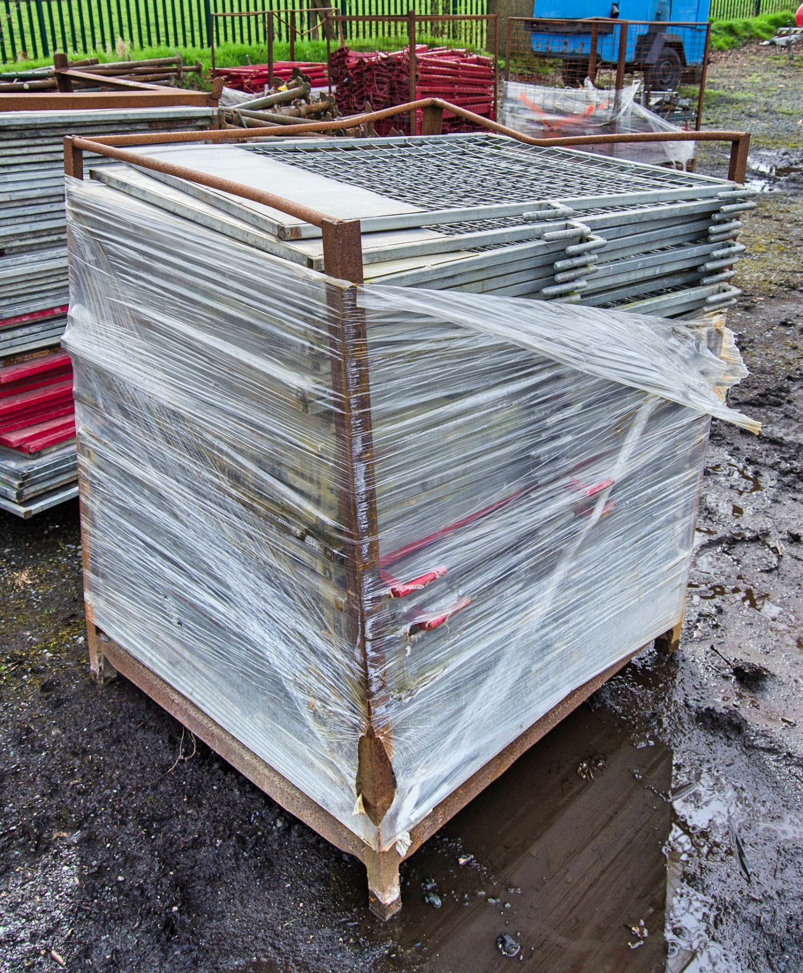 Stillage of approximately 50 100cm x 85cm mesh safety panels - Image 2 of 2