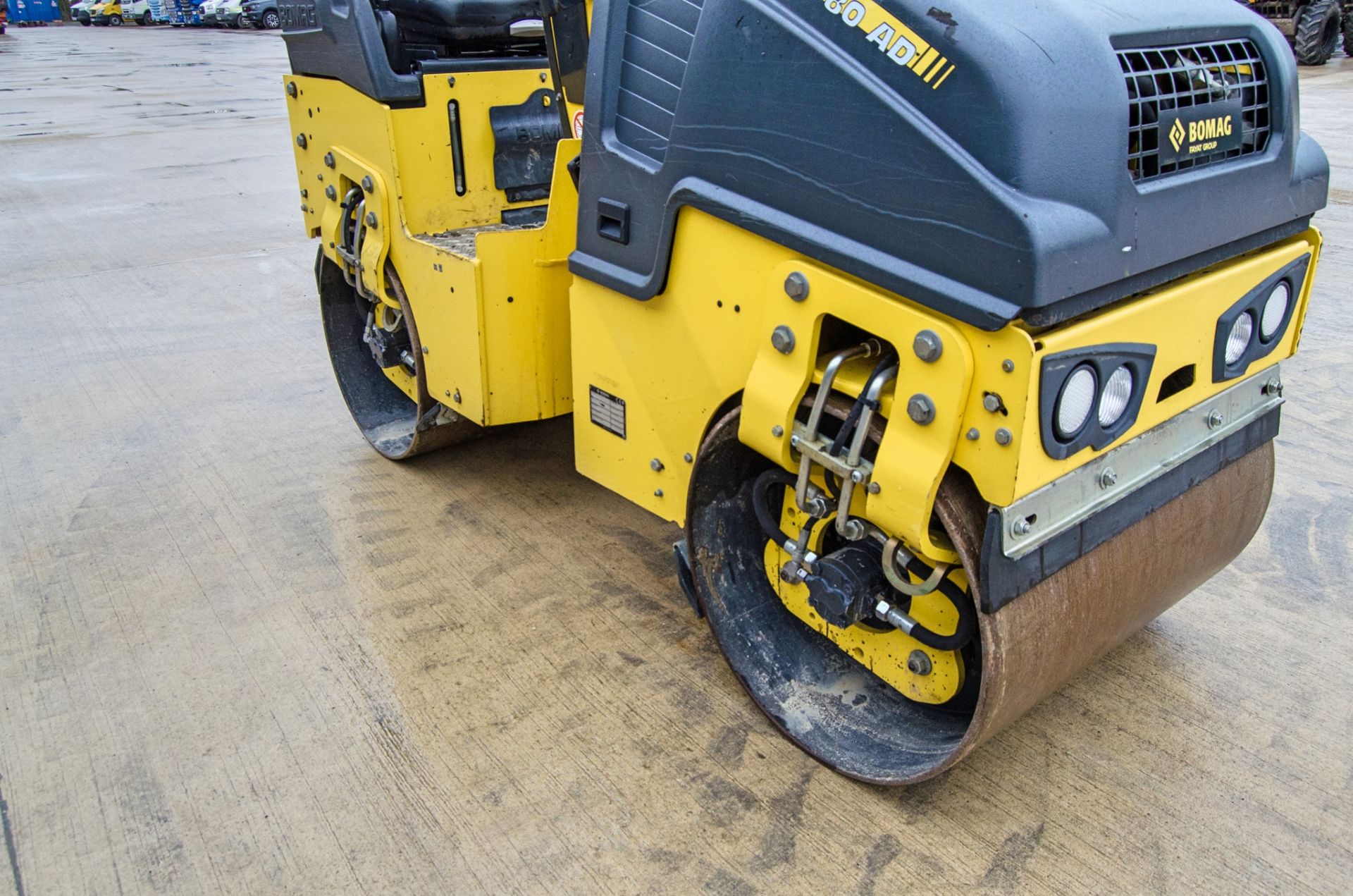 Bomag BW80 AD-5 double drum ride on roller Year: 2018 S/N: 2091011 Recorded Hours: 439 - Image 9 of 21