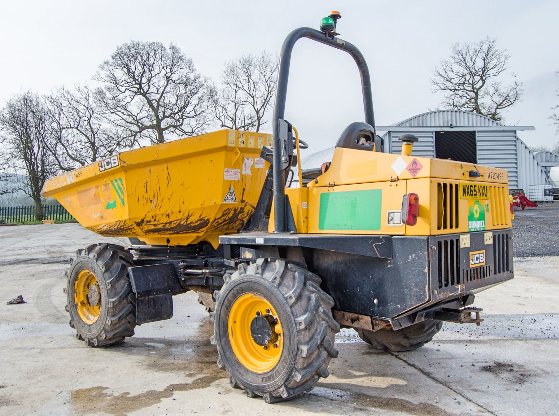 JCB 6 tonne swivel skip dumper Year: 2016 S/N: EGGRL9740 Recorded Hours: 1440 c/w V5C certificate - Image 4 of 24