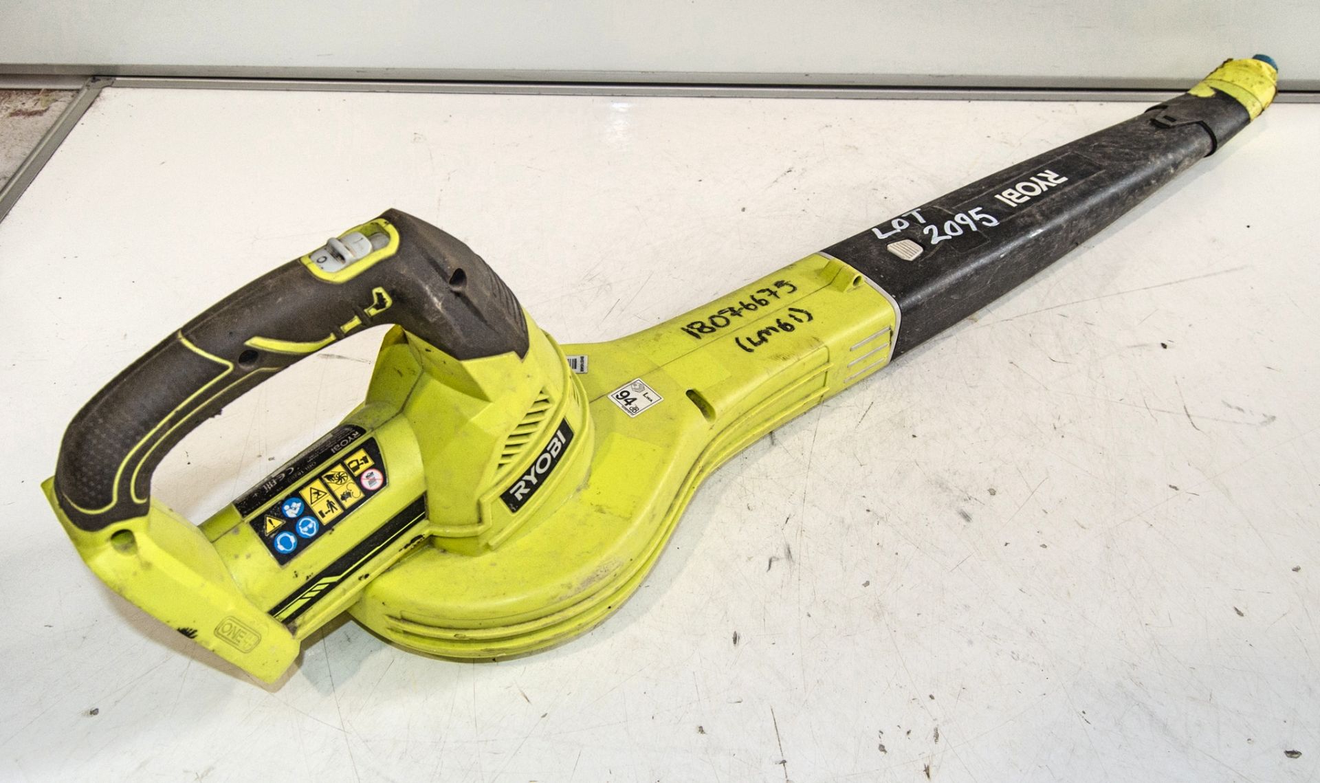 Ryobi cordless leaf blower ** No battery or charger ** 18076675