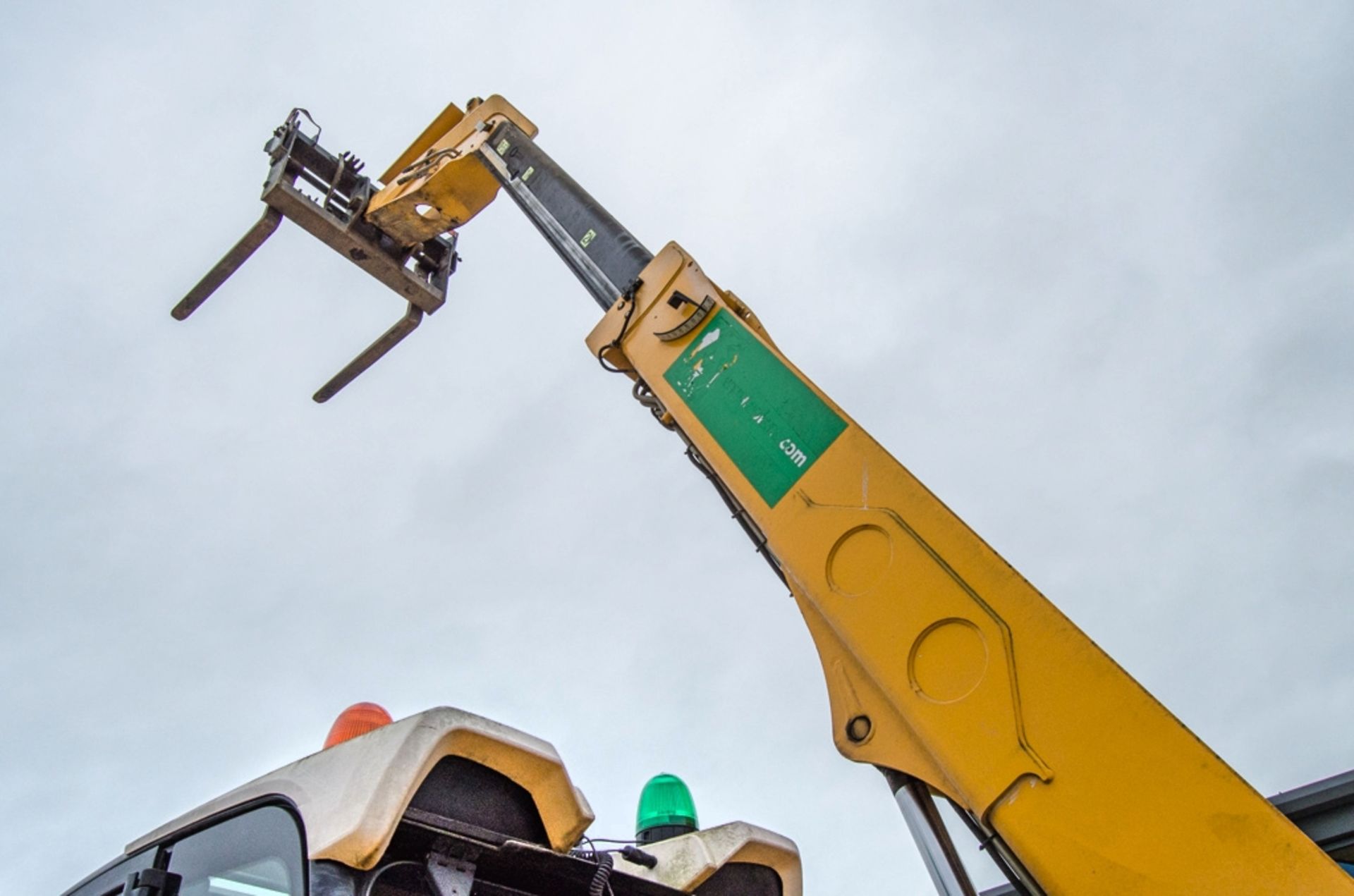 JCB 531-70 T4i IIIB 7 metre telescopic handler Year: 2015 S/N: 2347832 Recorded Hours: 2816 A668970 - Image 10 of 24