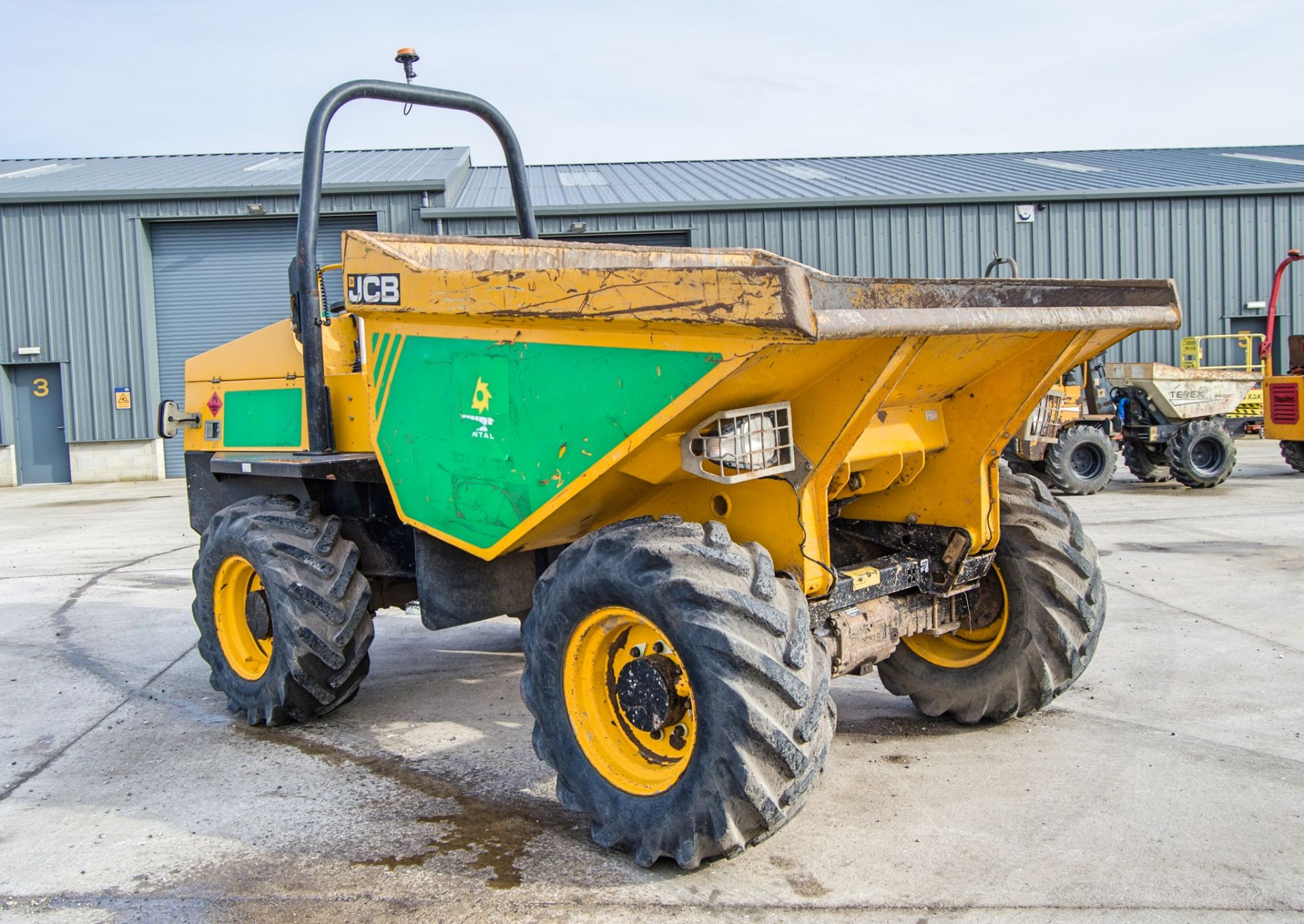 JCB 6 tonne straight skip dumper Year: 2016 S/N: EGGRK0309 Recorded Hours: 1383 A727185 - Image 2 of 23