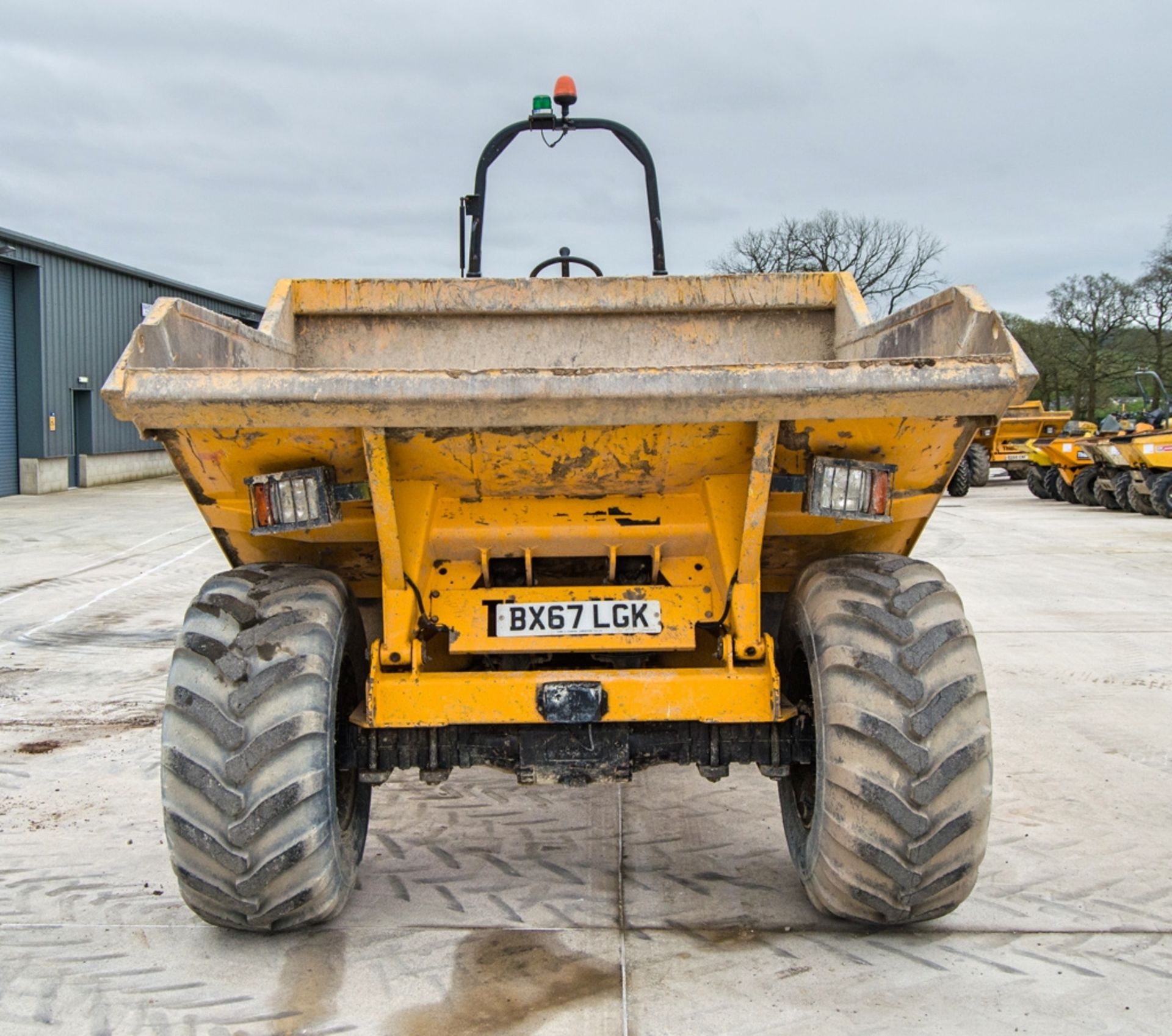 Thwaites 9 tonne straight skip dumper Year: 2018 S/N: 802E1239 Recorded Hours: 1667 09DU0085 - Image 5 of 23