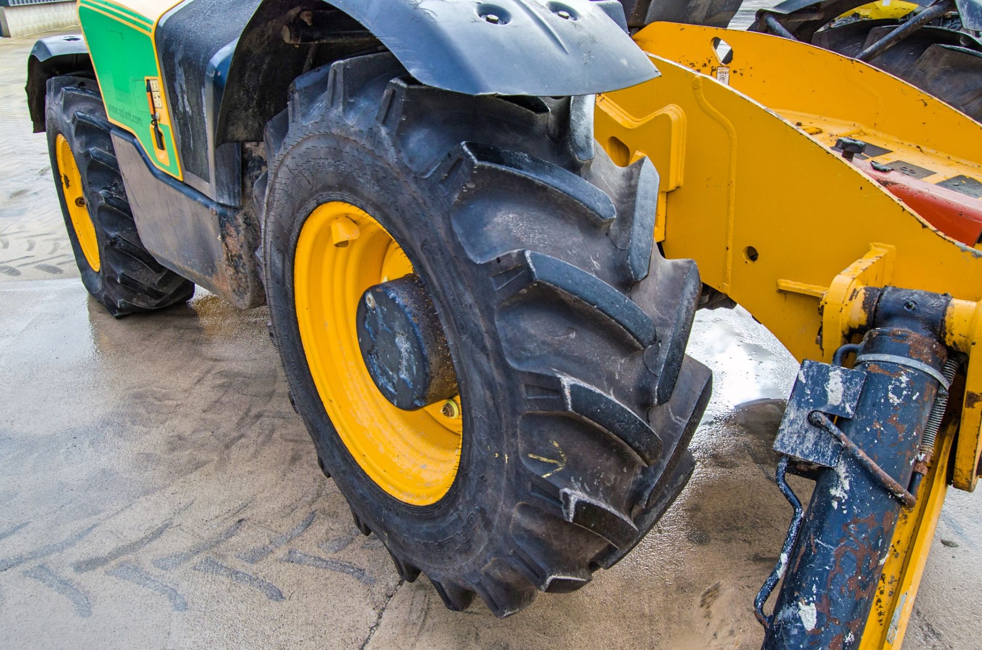 JCB 535-125 Hi-Viz T4i IIIB 12.5 metre telescopic handler Year: 2017 S/N: 2565241 Recorded Hours: - Bild 13 aus 24