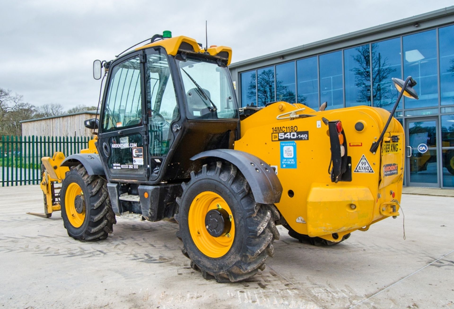 JCB 540-140 Hi-Viz T4 IV 14 metre telescopic handler Year: 2019 S/N: 2792099 Recorded Hours: 6030 - Image 4 of 26