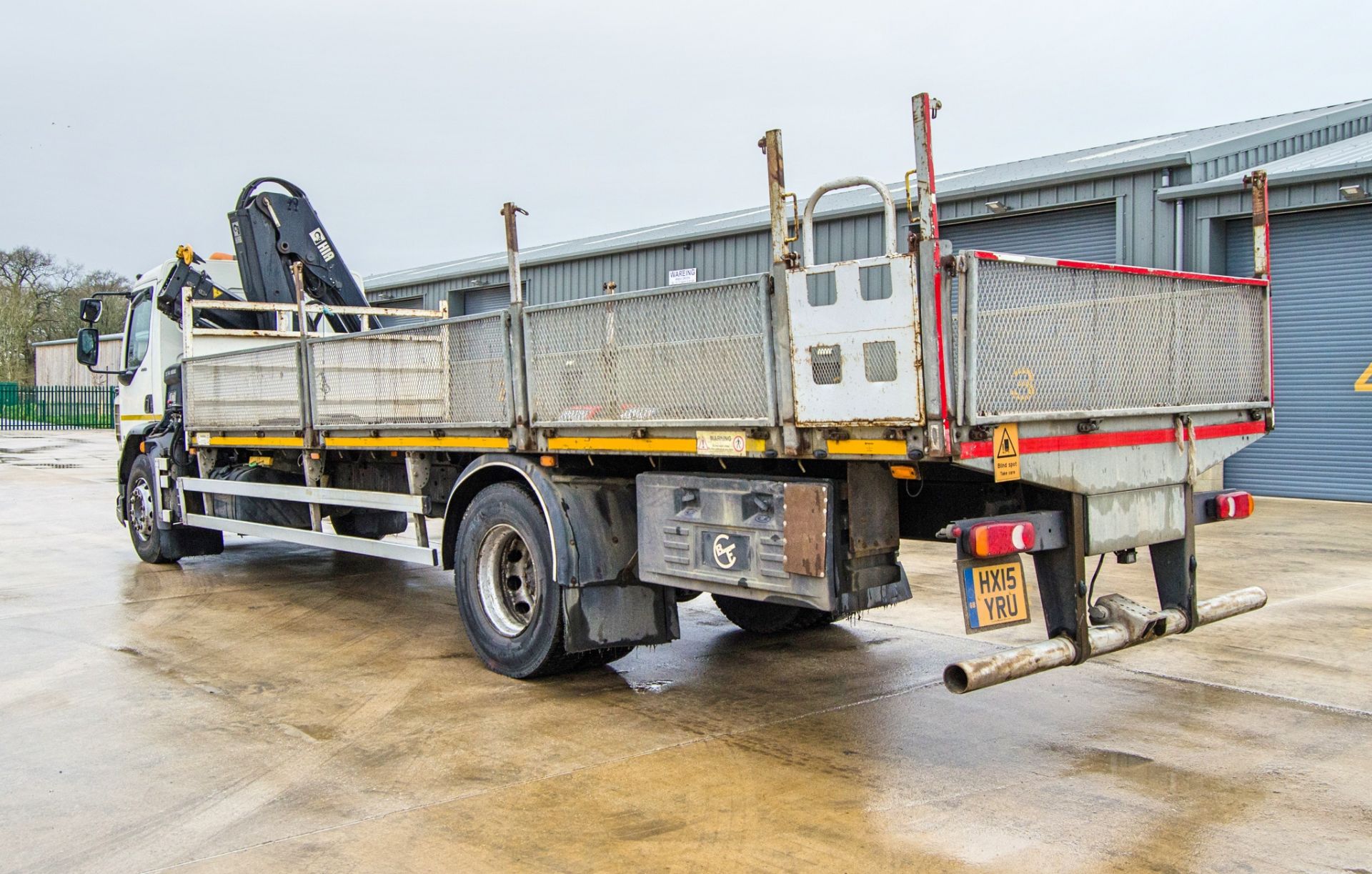 DAF LF220 4x2 18 tonne drop side crane lorry Registration Number: HX15 YRU Date of Registration: - Image 4 of 38