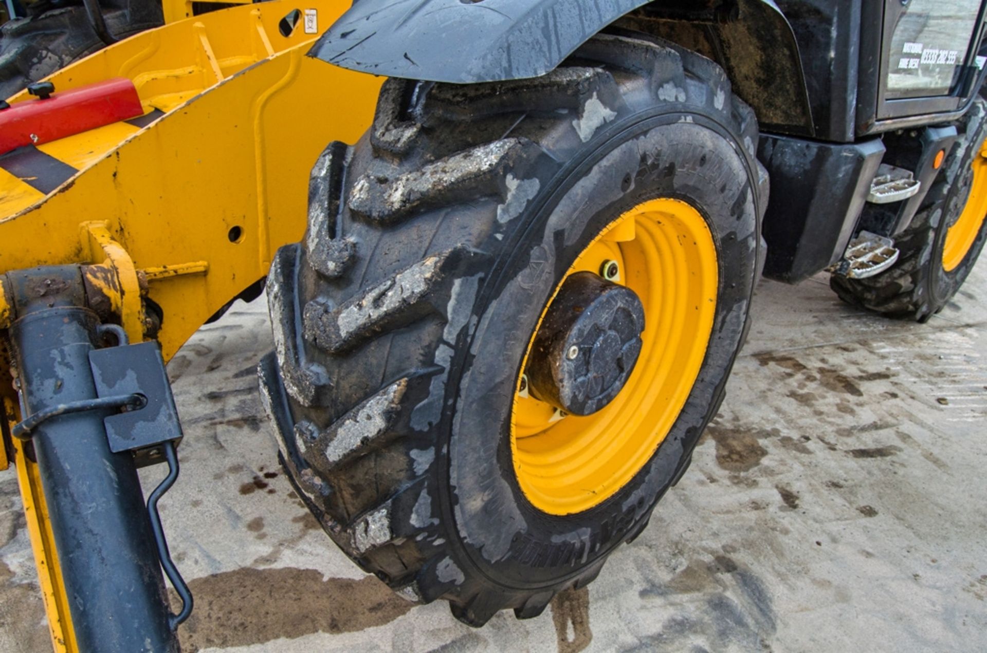 JCB 540-140 Hi-Viz T4 IV 14 metre telescopic handler Year: 2018 S/N: 2573533 Recorded Hours: 5089 - Image 13 of 26