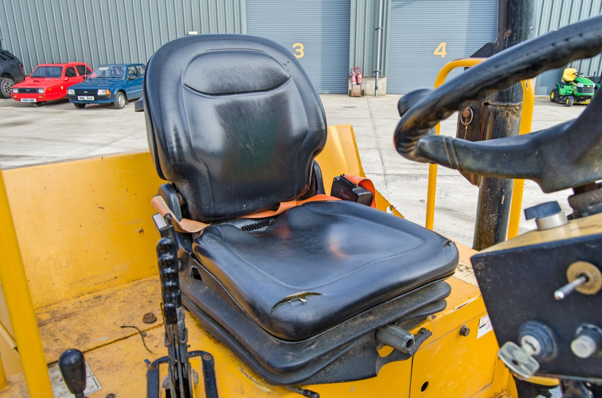 JCB 6 tonne swivel skip dumper Year: 2015 S/N: EFFRL8757 Recorded Hours: 2212 c/w V5C certificate - Image 17 of 23