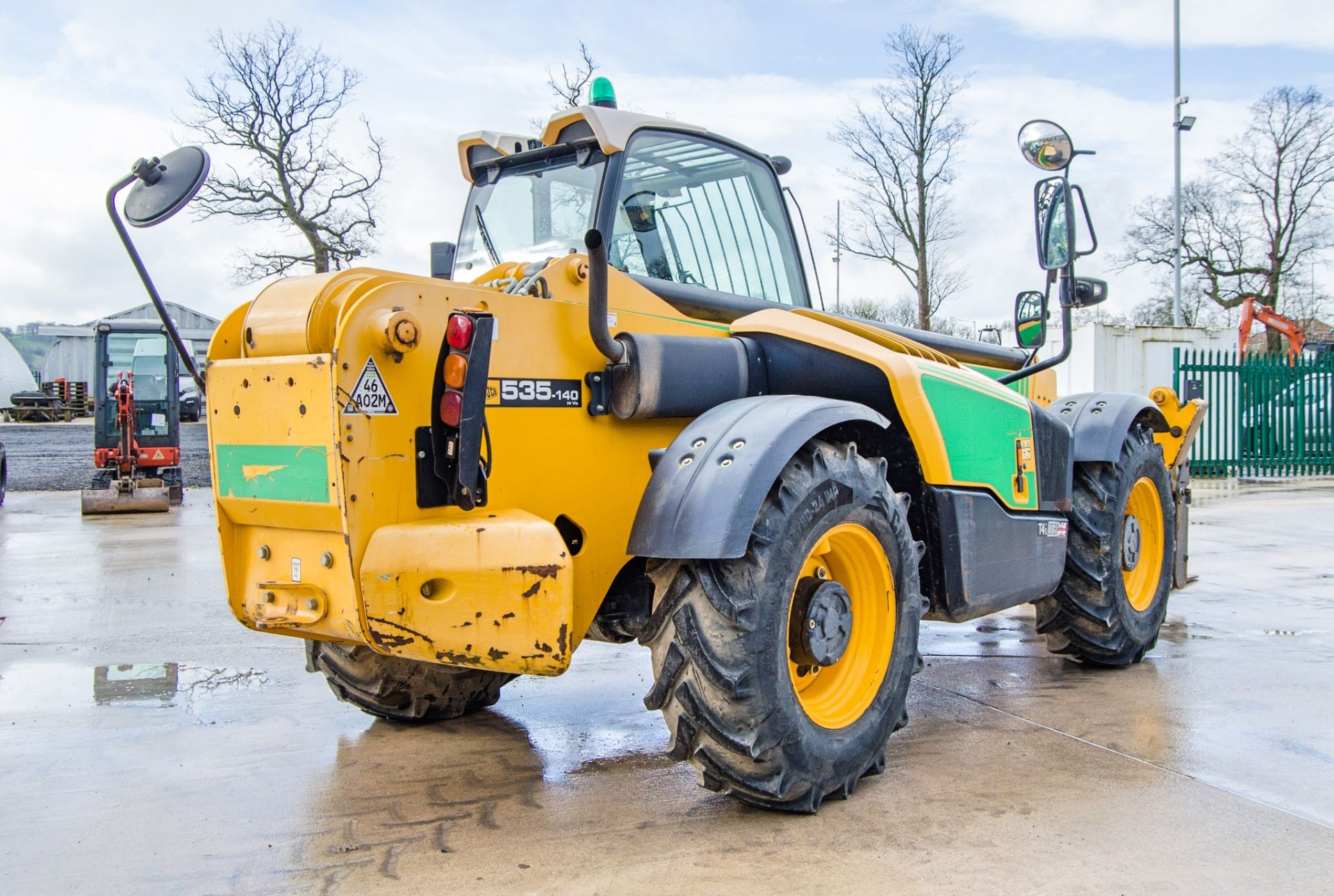 JCB 535-140 Hi-Viz T4i IIIB 14 metre telescopic handler Year: 2016 S/N: 2461386 Recorded Hours: 3648 - Image 3 of 24