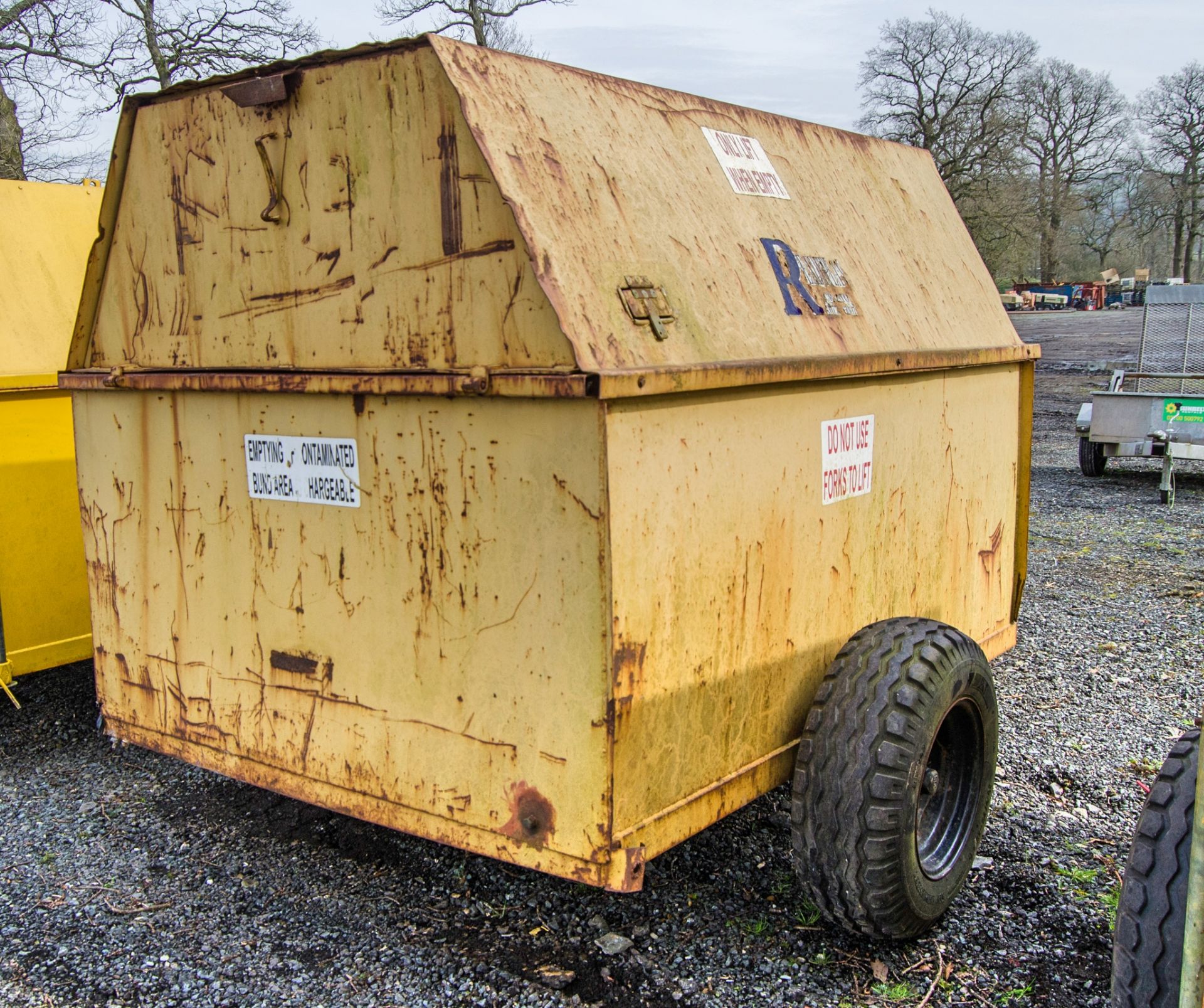 Single axle site tow mobile bunded fuel bowser P1843 ** No pump, delivery hose or nozzle ** ** No - Image 3 of 5