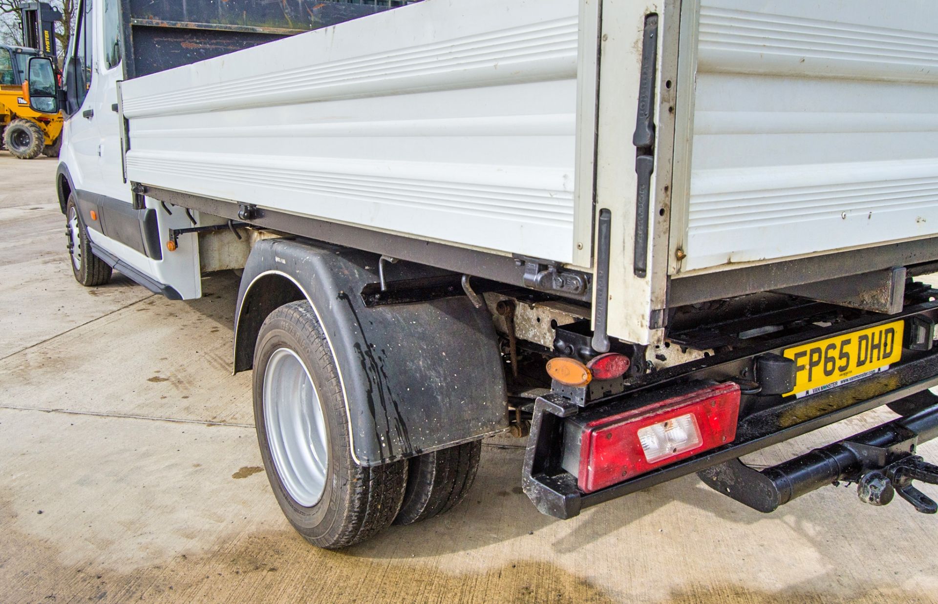 Ford Transit 350 2198cc 6 speed manual crew cab tipper  Registration Number: FP65 DHD Date of - Image 11 of 35