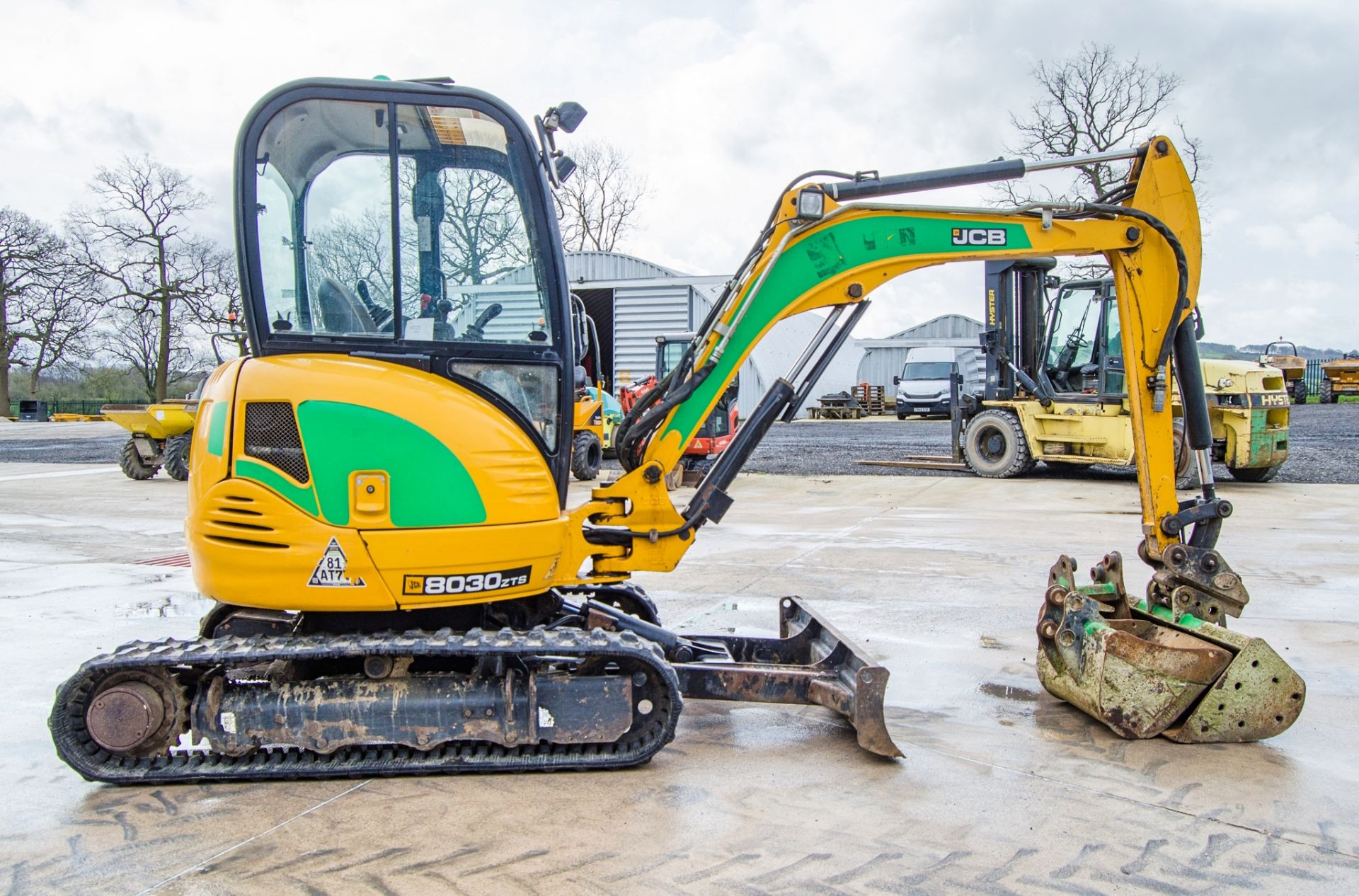 JCB 8030 ZTS 3 tonne rubber tracked excavator Year: 2018 S/N: 2432920 Recorded Hours: 2328 blade, - Image 7 of 24