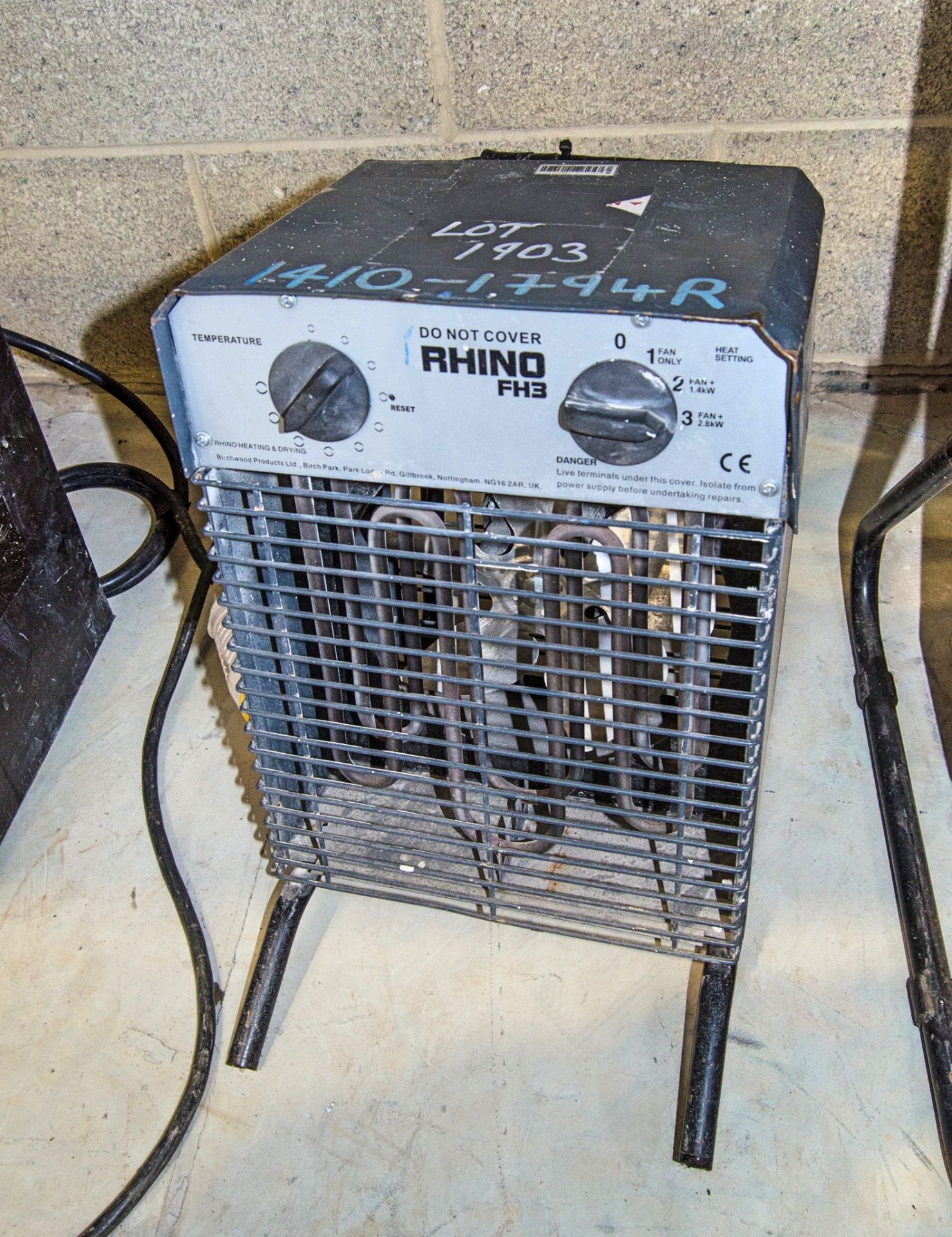 Rhino FH3 240v fan heater ** Plug cut off ** 14101794R