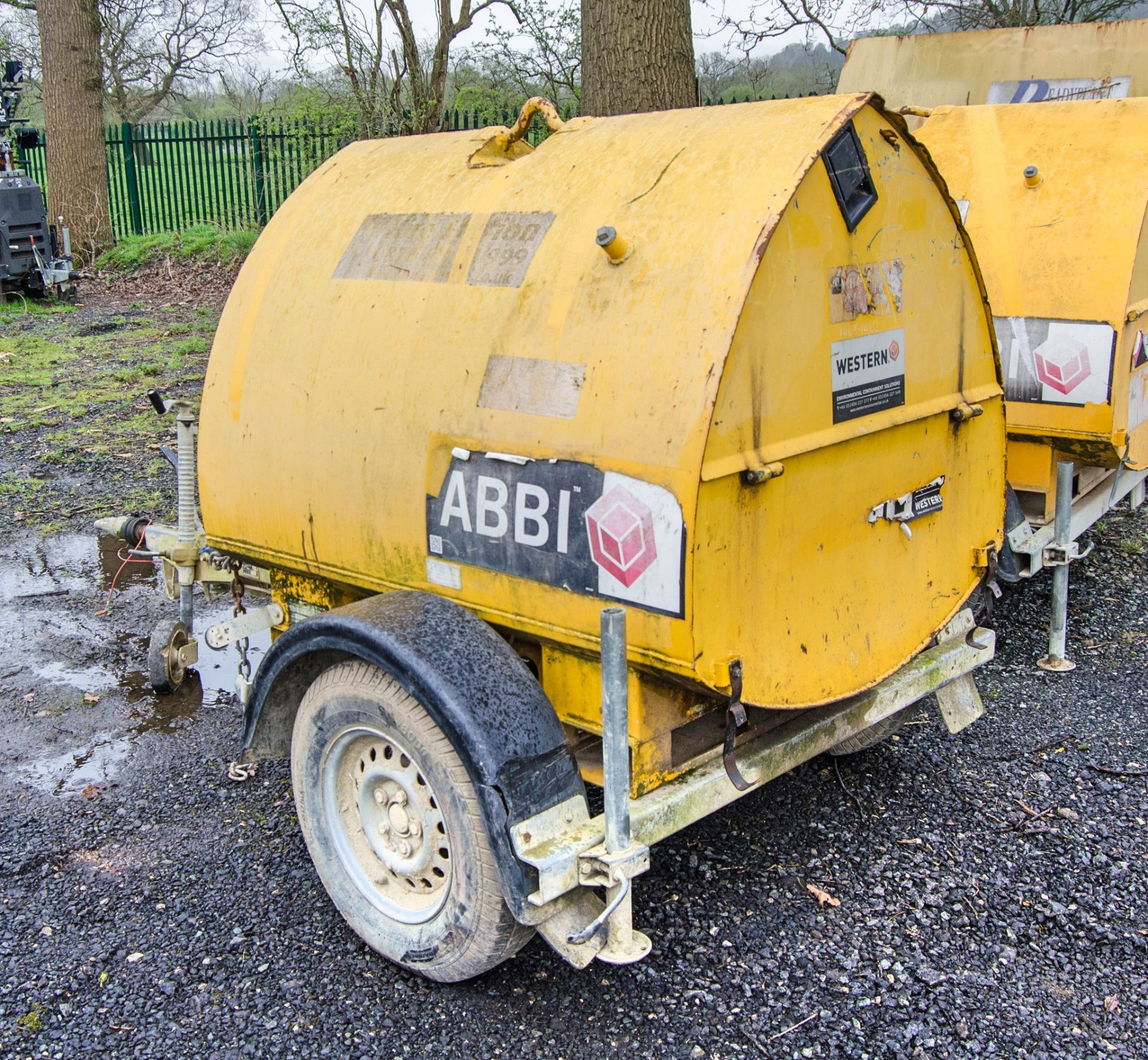 Western Abbi 950 litre fast tow bunded fuel bowser c/w manual pump, delivery hose & nozzle 14031402 - Image 4 of 7