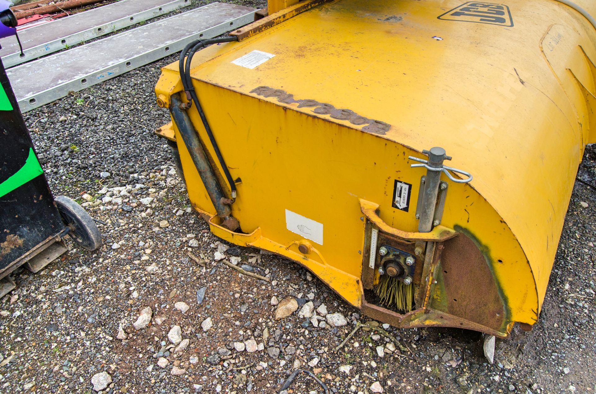 JCB 500 hydraulic sweeper attachment Year: 2005 RPLP3307 ** No VAT on hammer but VAT will be charged - Image 4 of 4