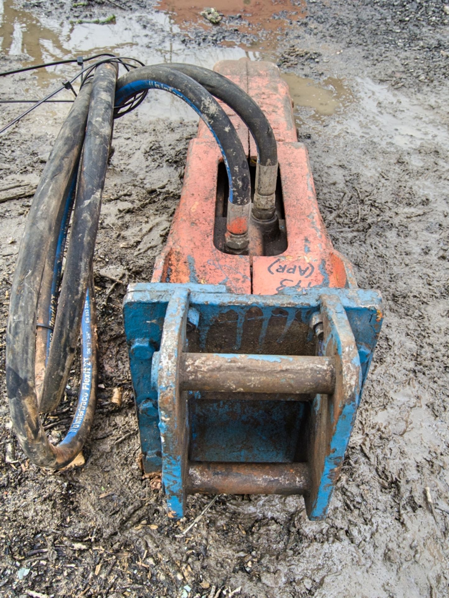 Indeco hydraulic breaker to suit excavator Pin diameter: 35mm Pin centres: 190mm Pin width: 140mm - Image 3 of 4