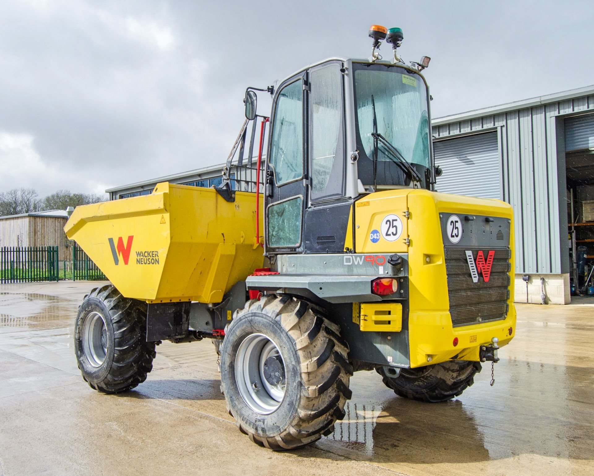 Wacker Neuson DW90 9 tonne straight skip cabbed dumper Year: 2022 S/N: K00000302 Recorded Hours: 502 - Bild 4 aus 22