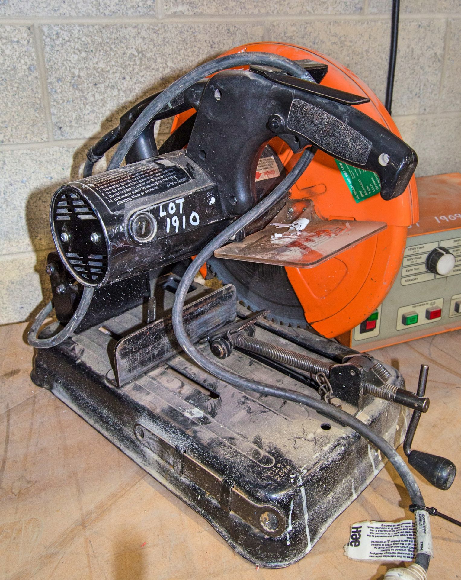 240v metal cutting circular saw 02912589