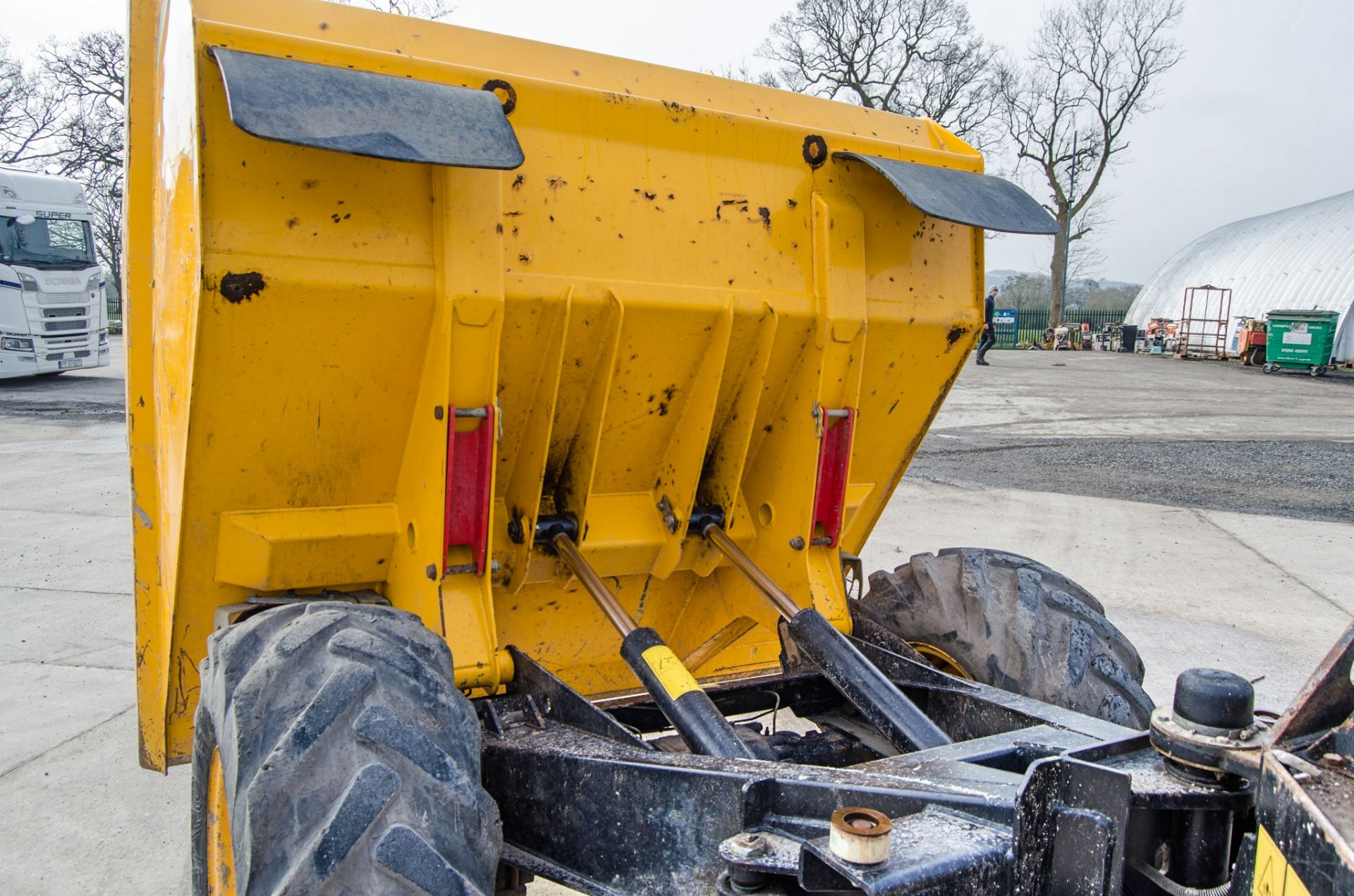 JCB 6 tonne straight skip dumper Year: 2016 S/N: EGGRK0309 Recorded Hours: 1383 A727185 - Image 11 of 23