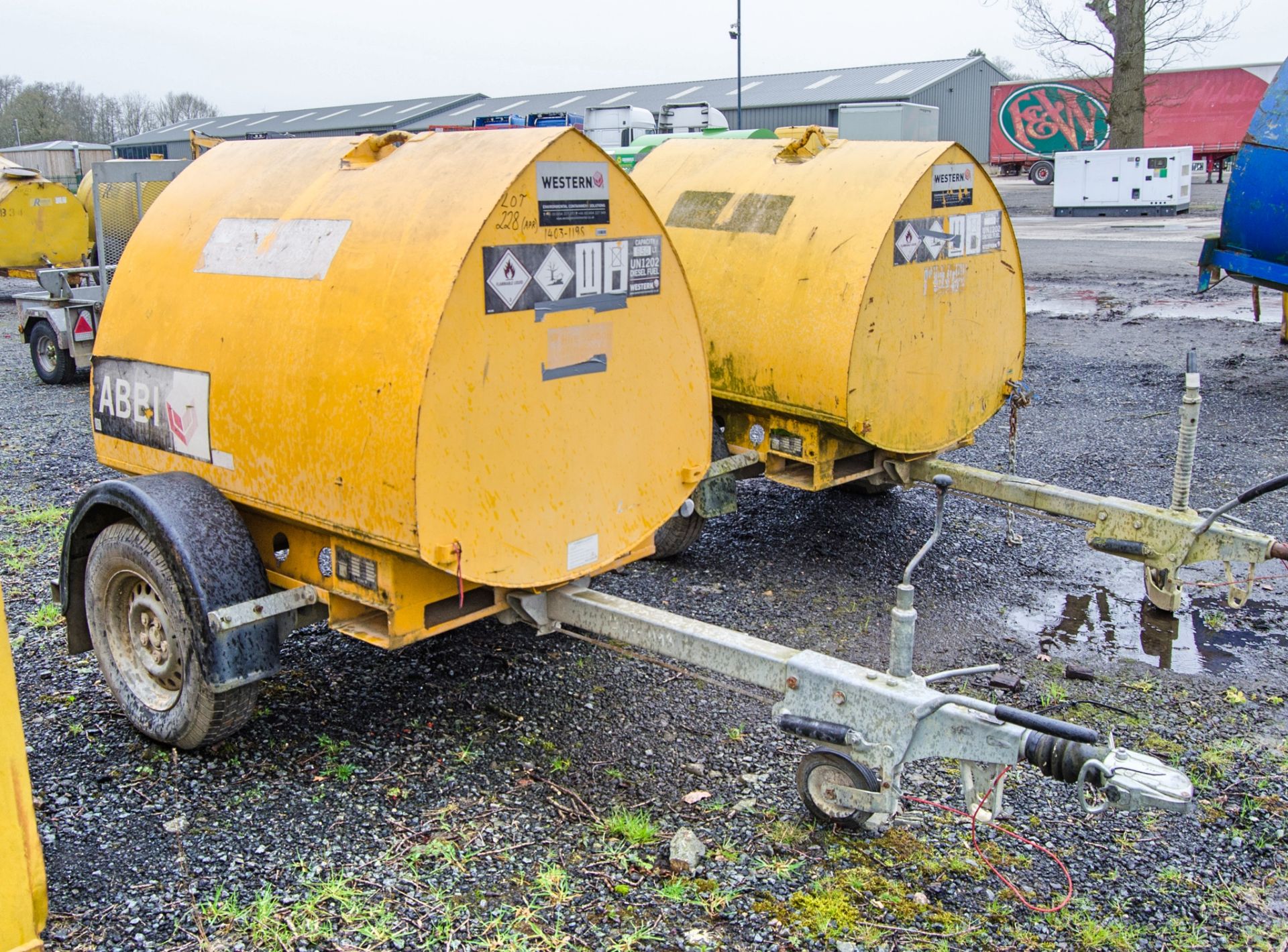 Western Abbi 950 litre fast tow bunded fuel bowser c/w manual pump, delivery hose & nozzle 14031198 - Image 2 of 7