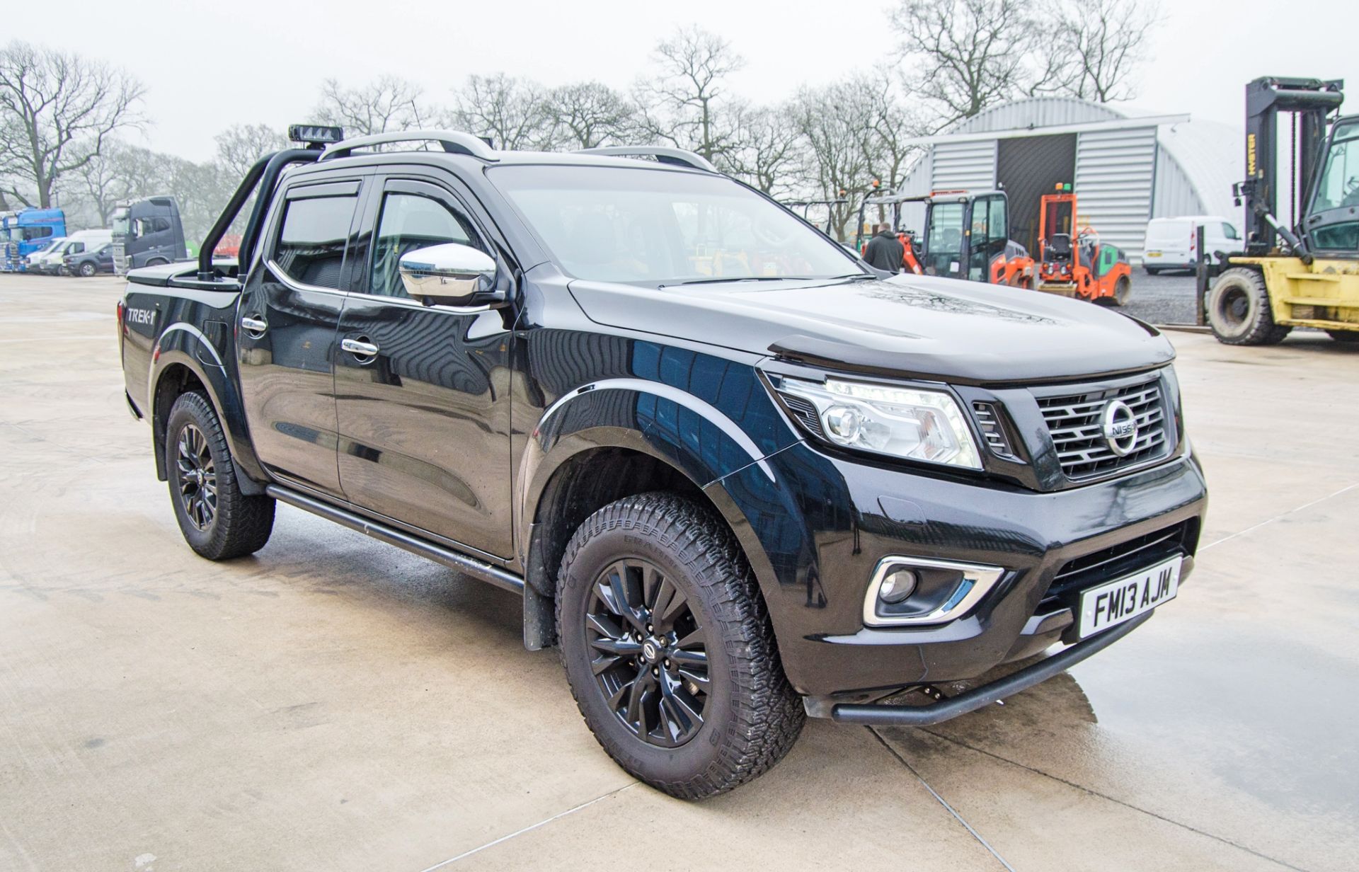 Nissan Navara Trek-1 DCi 2298cc automatic pick up Registration Number: AE67 SFU (Photographed - Image 2 of 37