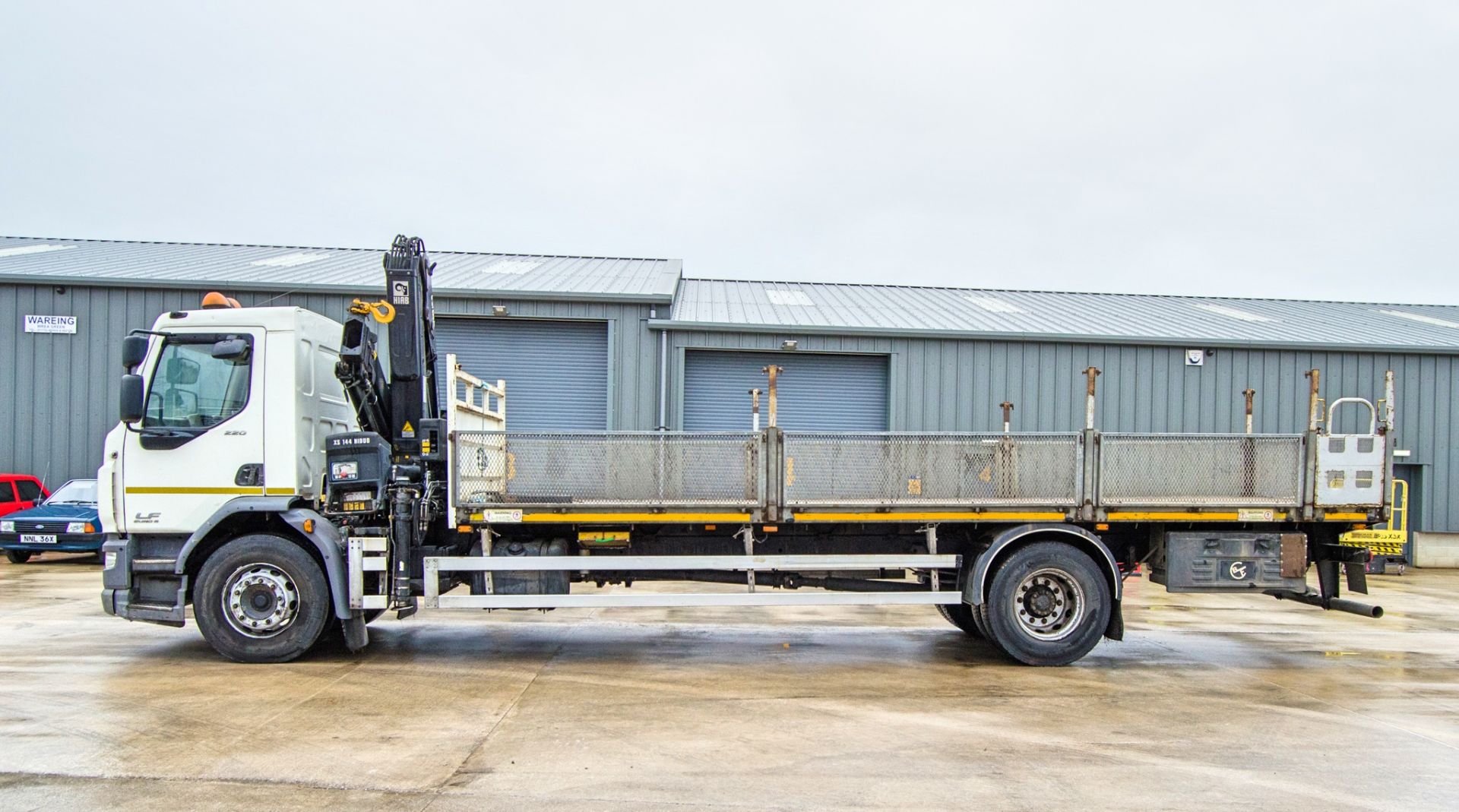 DAF LF220 4x2 18 tonne drop side crane lorry Registration Number: HX15 YRU Date of Registration: - Image 8 of 38