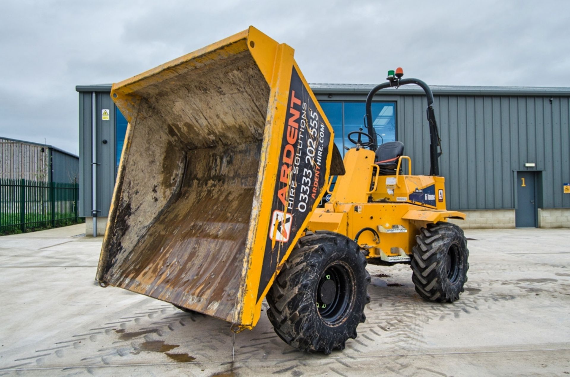 Thwaites 6 tonne straight skip dumper Year: 2017 S/N: 701D9924 Recorded Hours: 1214 06DU0032 - Image 9 of 23