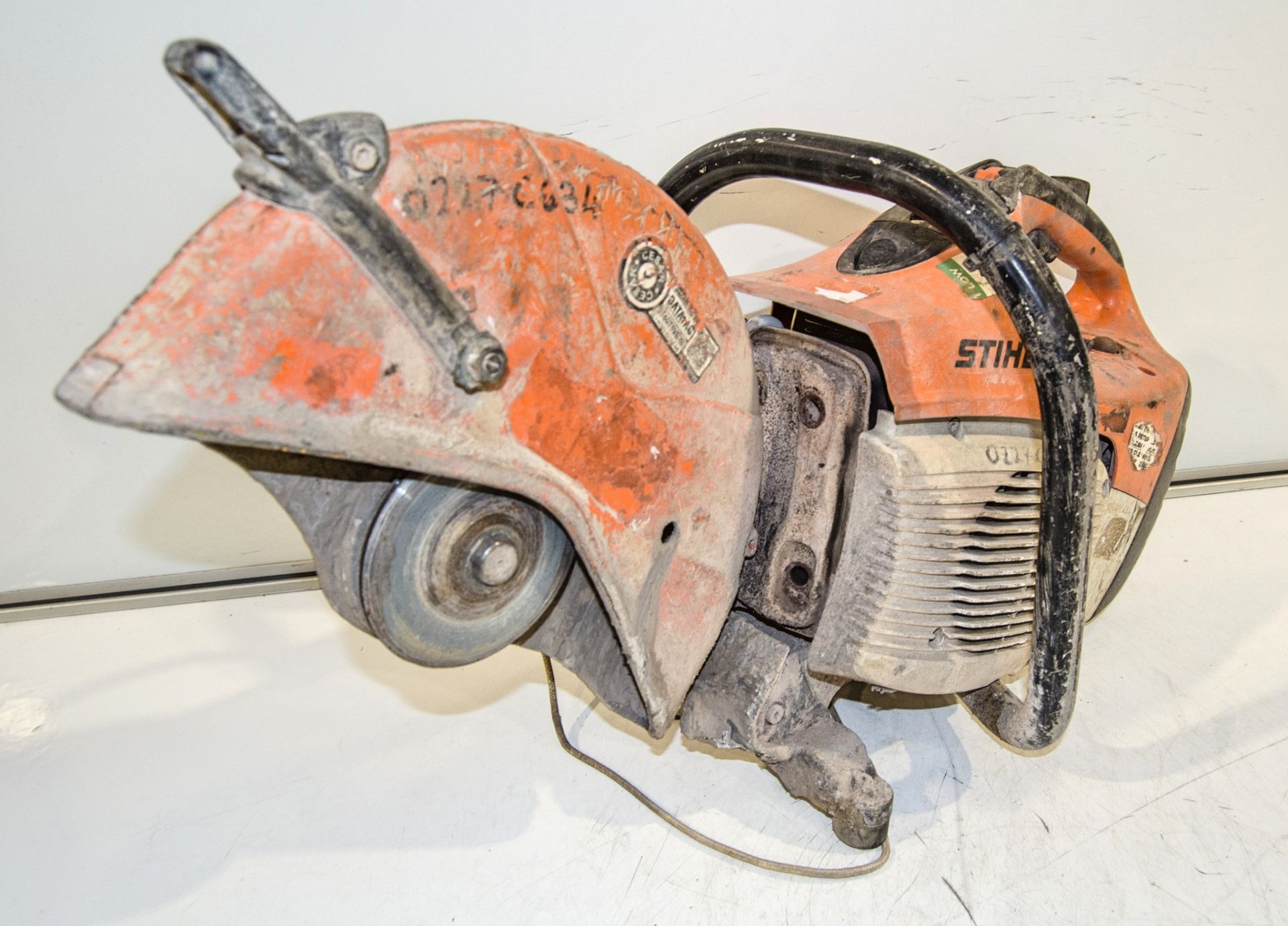 Stihl TS410 petrol driven cut off saw ** Pull cord loose and belt cover missing ** 0227C634