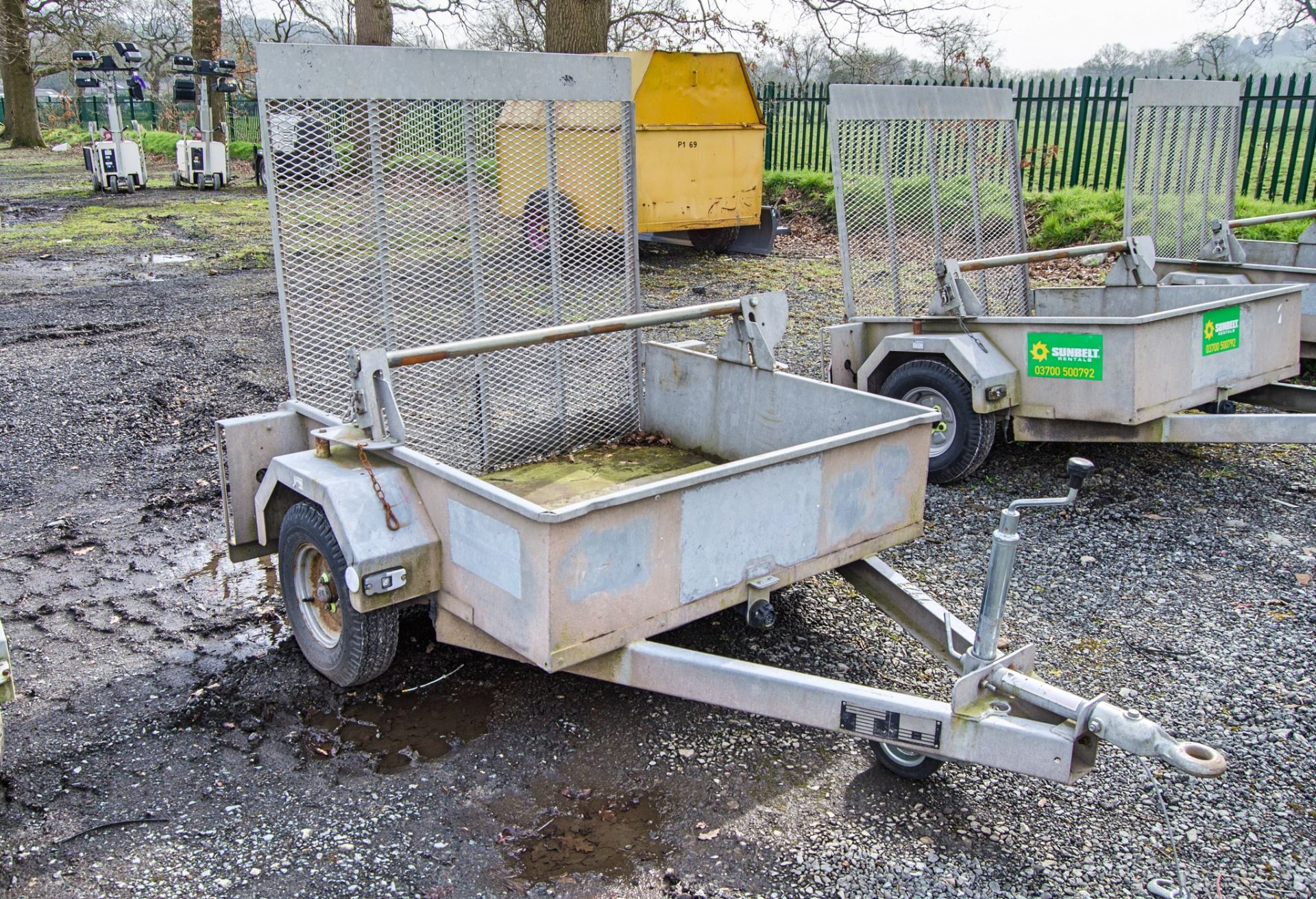 Hazlewood single axle traffic light trailer Bed size: 4ft 7 inch wide x 4ft long A786535 - Image 2 of 5