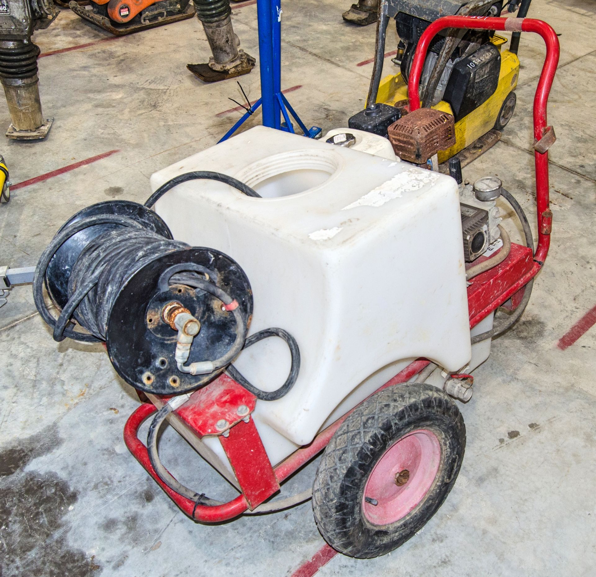 Demon petrol driven pressure washer ** Wheel missing and no lance **