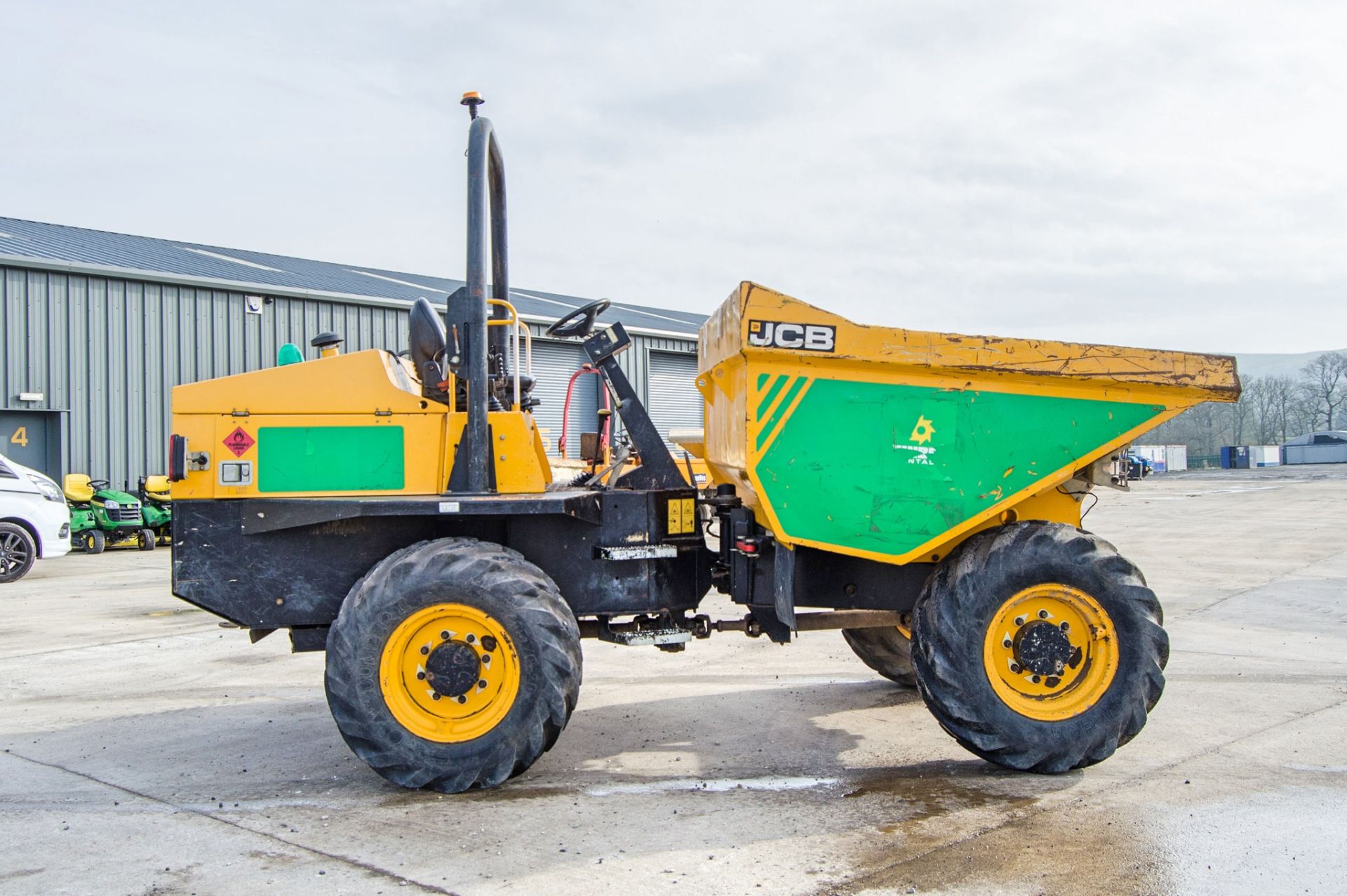 JCB 6 tonne straight skip dumper Year: 2016 S/N: EGGRK0309 Recorded Hours: 1383 A727185 - Image 8 of 23