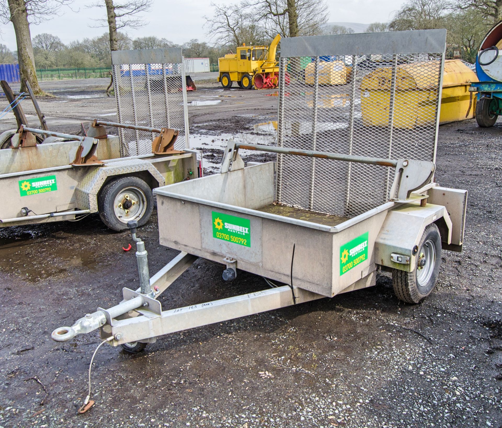 Hazlewood single axle traffic light trailer Bed size: 4ft 7 inch wide x 4ft long A786537