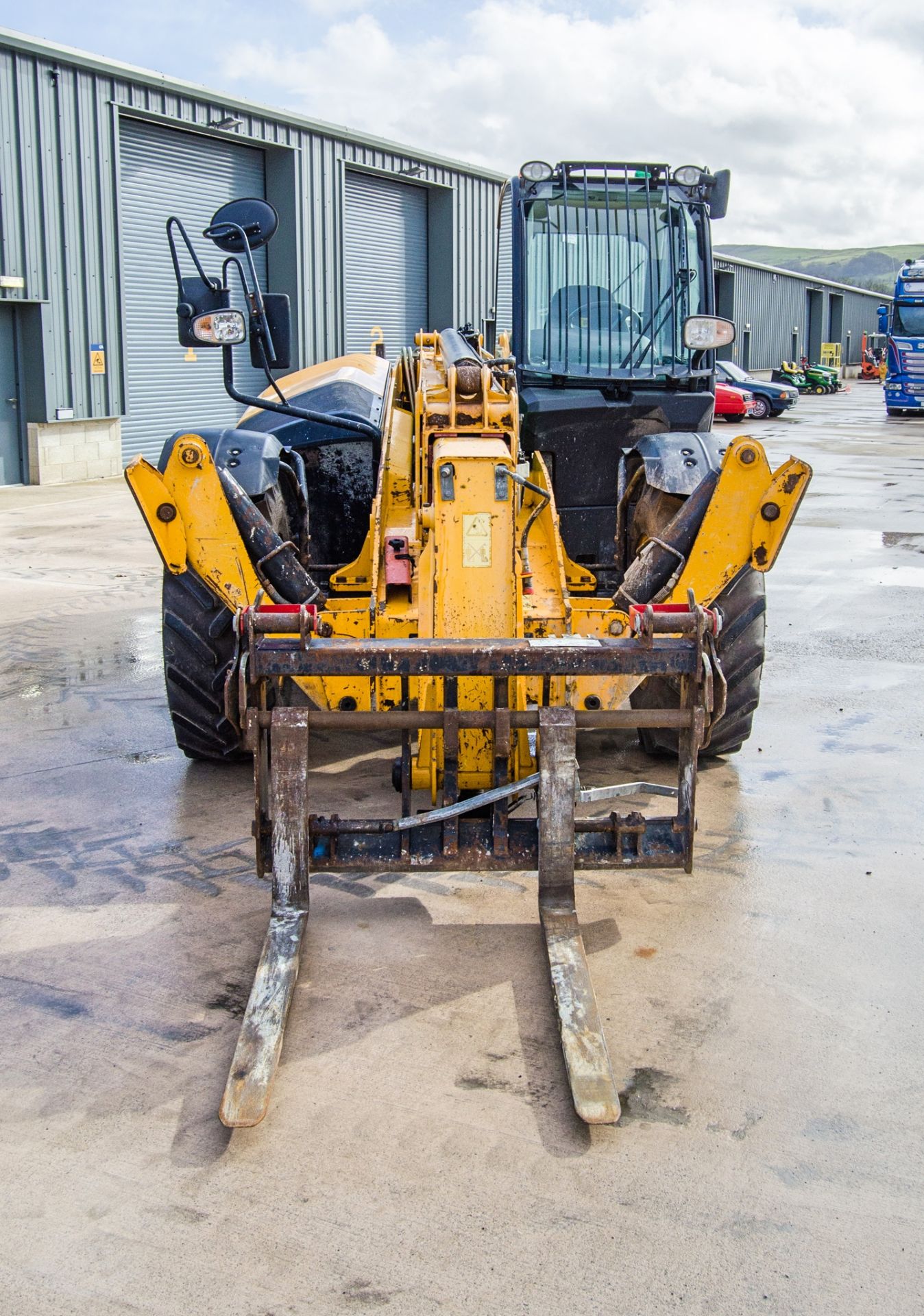 JCB 535-125 Hi-Viz T4i IIIB 12.5 metre telescopic handler Year: 2017 S/N: 2565241 Recorded Hours: - Bild 5 aus 24