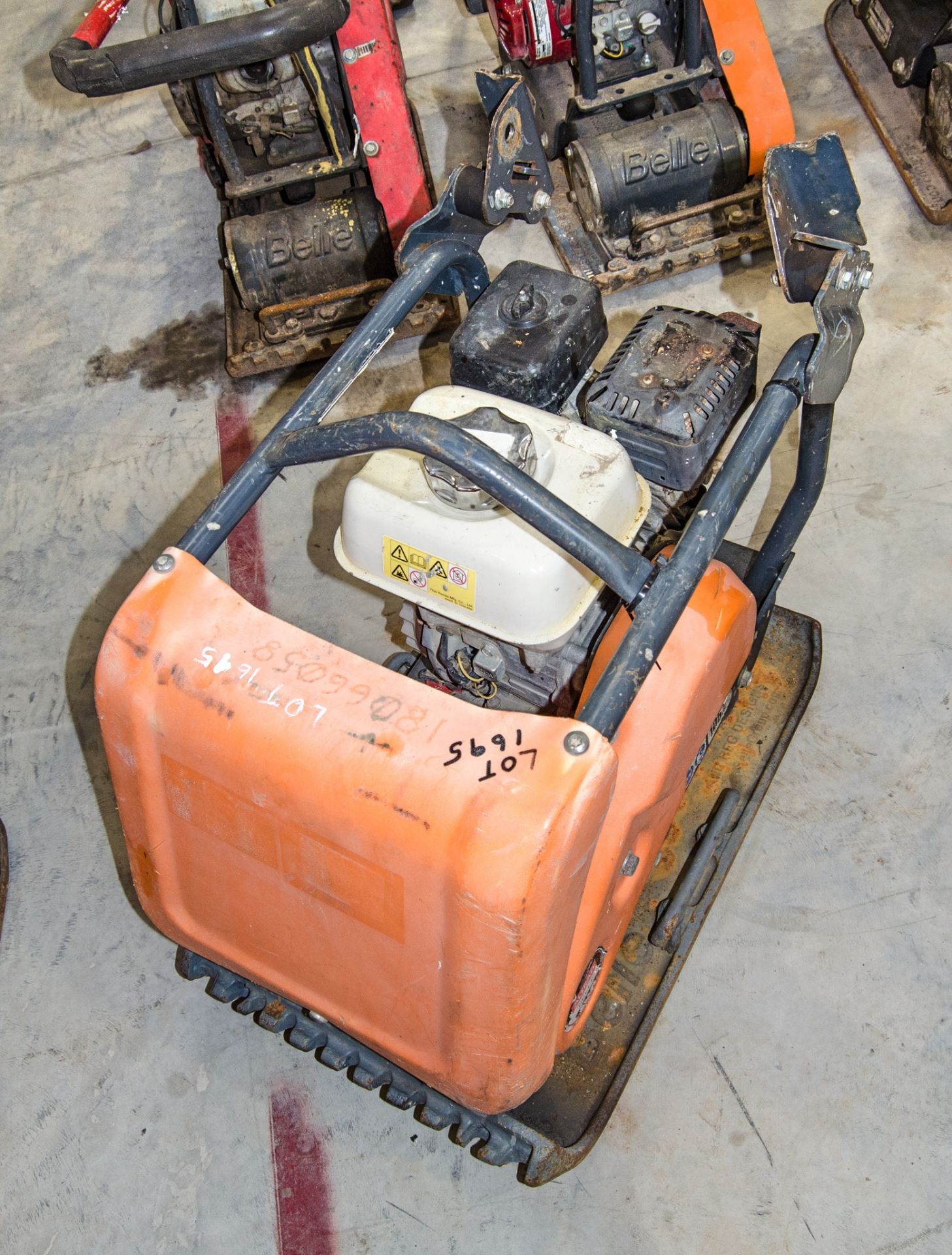 Altrad Belle FC4000E petrol driven compactor plate ** Pull cord assembly missing and handle
