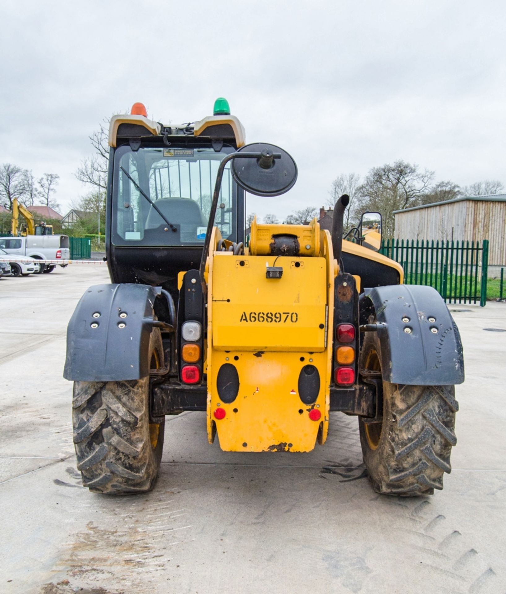 JCB 531-70 T4i IIIB 7 metre telescopic handler Year: 2015 S/N: 2347832 Recorded Hours: 2816 A668970 - Image 6 of 24