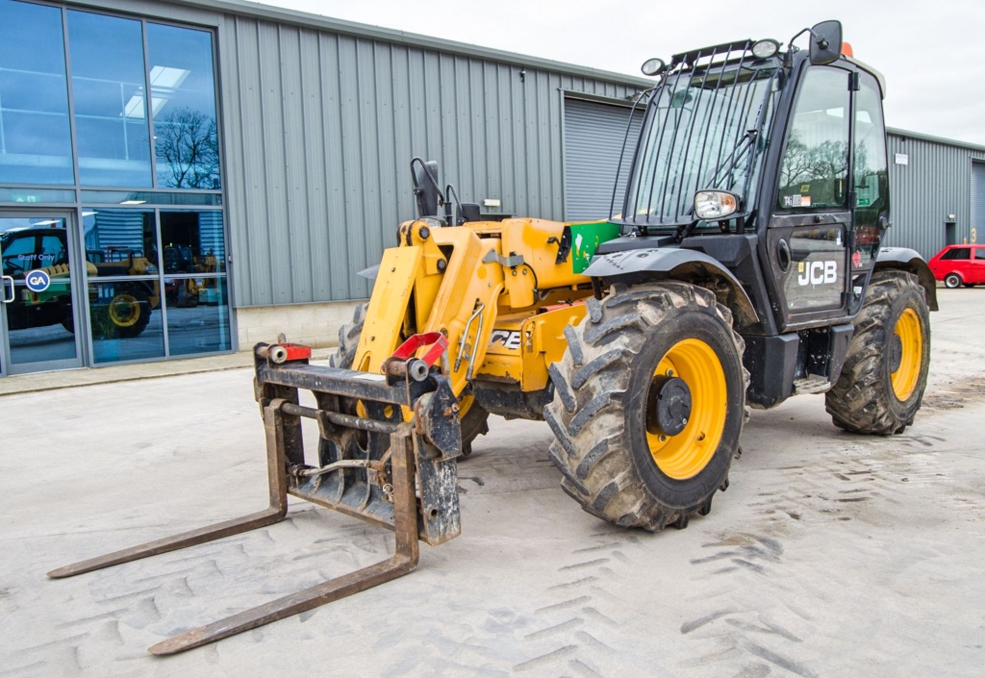 JCB 531-70 T4i IIIB 7 metre telescopic handler Year: 2015 S/N: 2347832 Recorded Hours: 2816 A668970